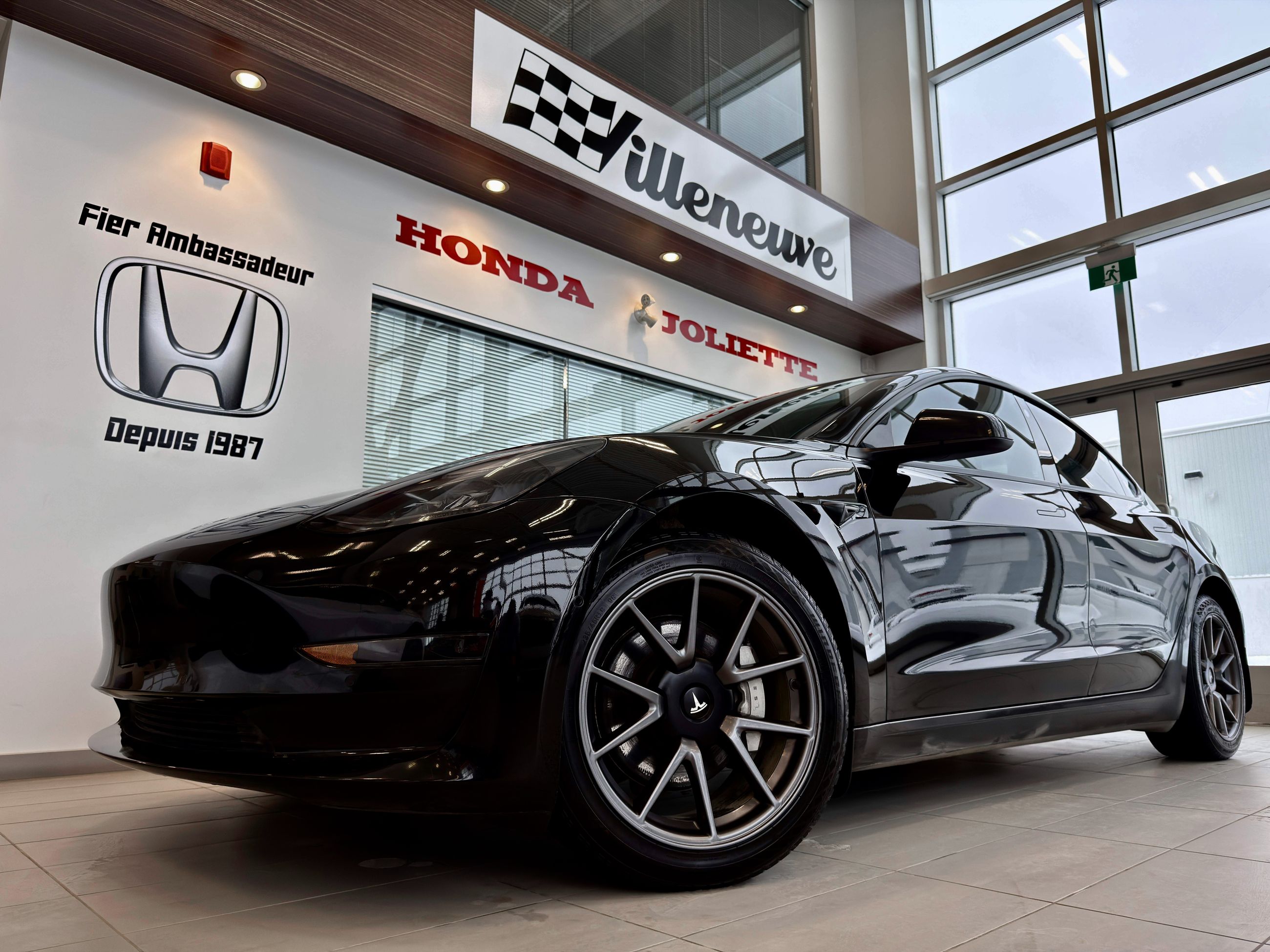 2022 Tesla Model 3 Standard Range Plus-1