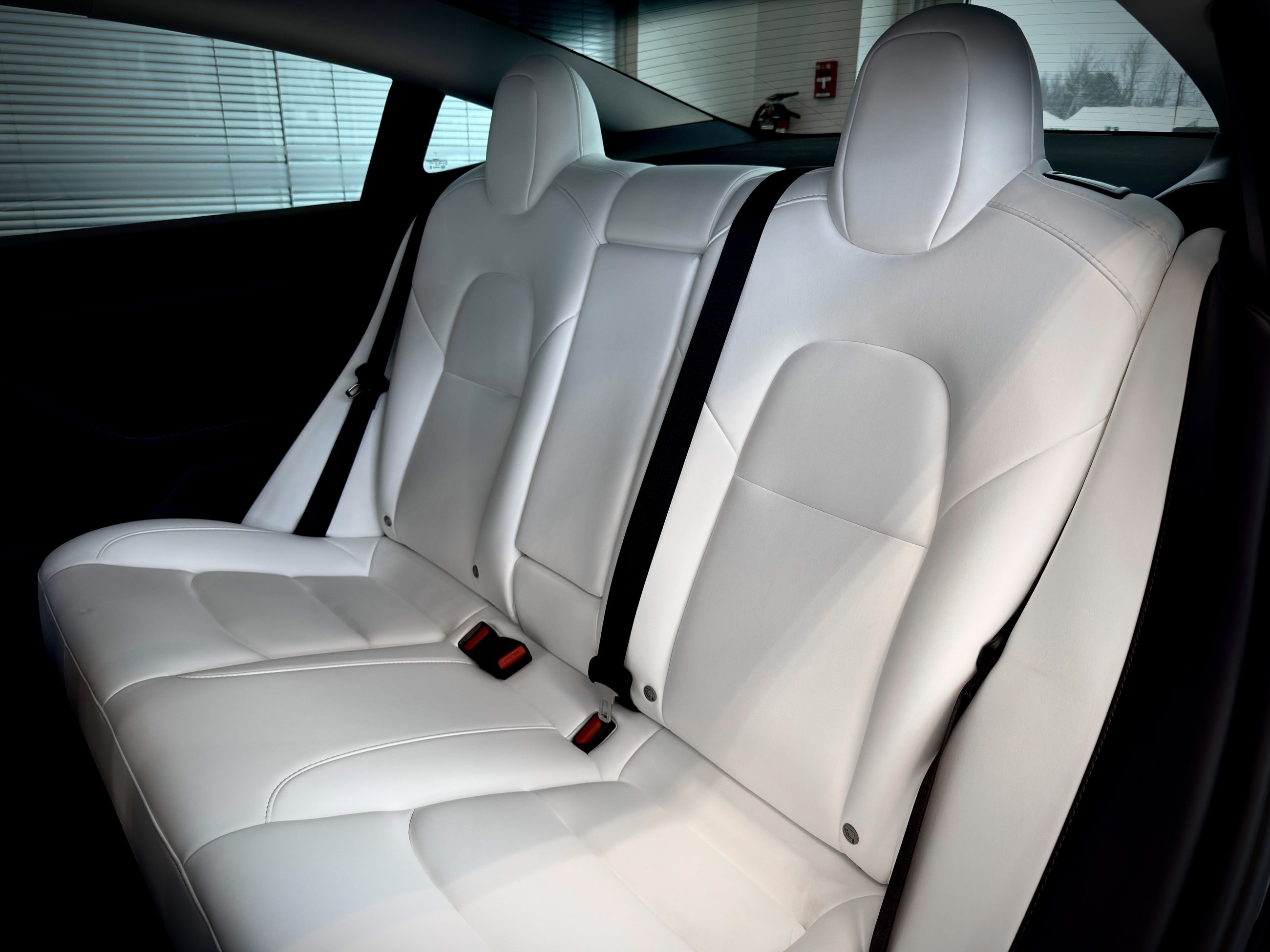 2022 Tesla Model 3 Standard Range Plus-17