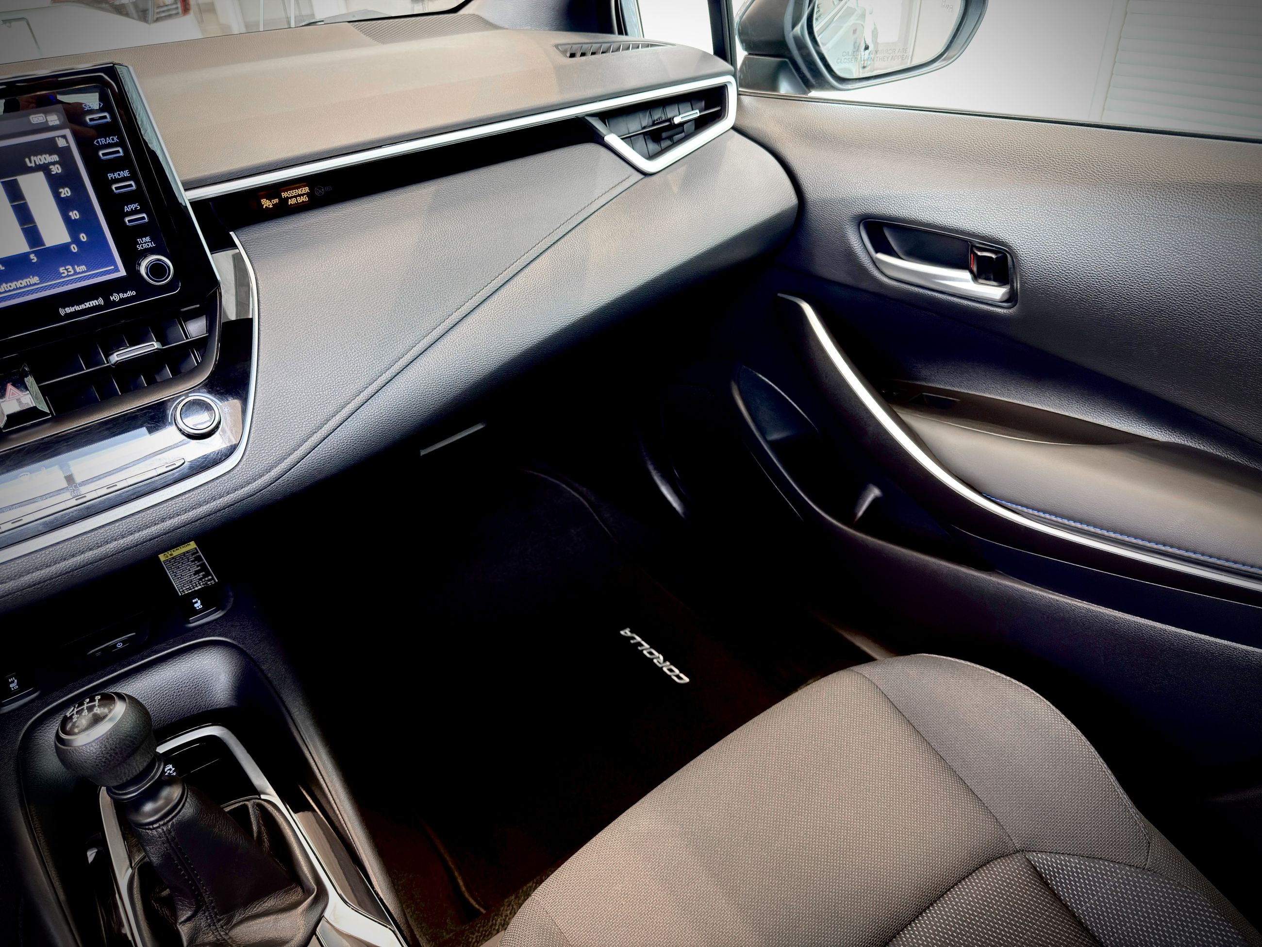 2022 Toyota Corolla SE-23