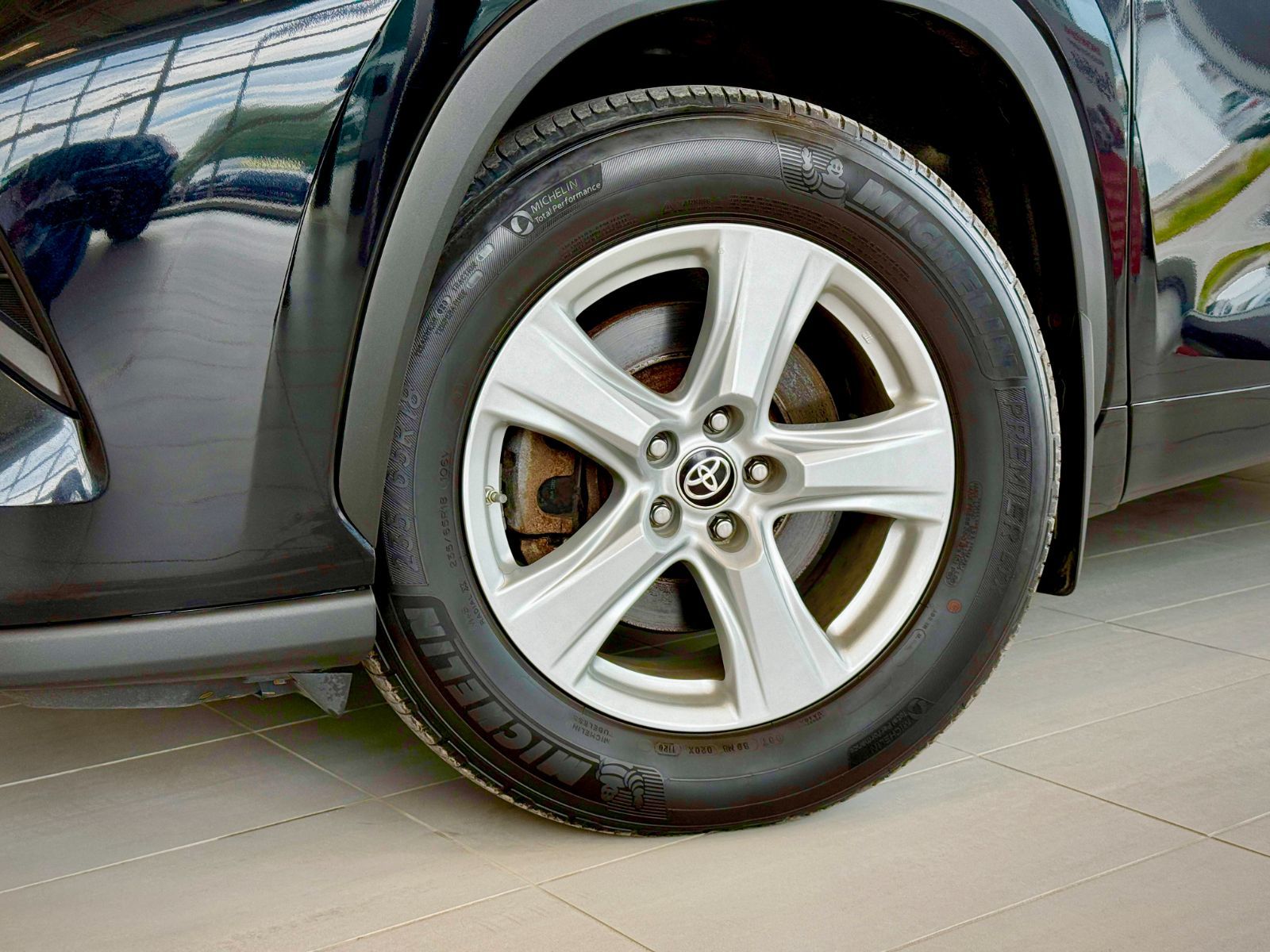 2020 Toyota Highlander LE AWD-18