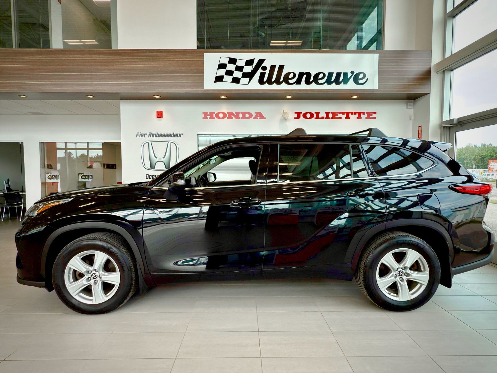 2020 Toyota Highlander LE AWD-9