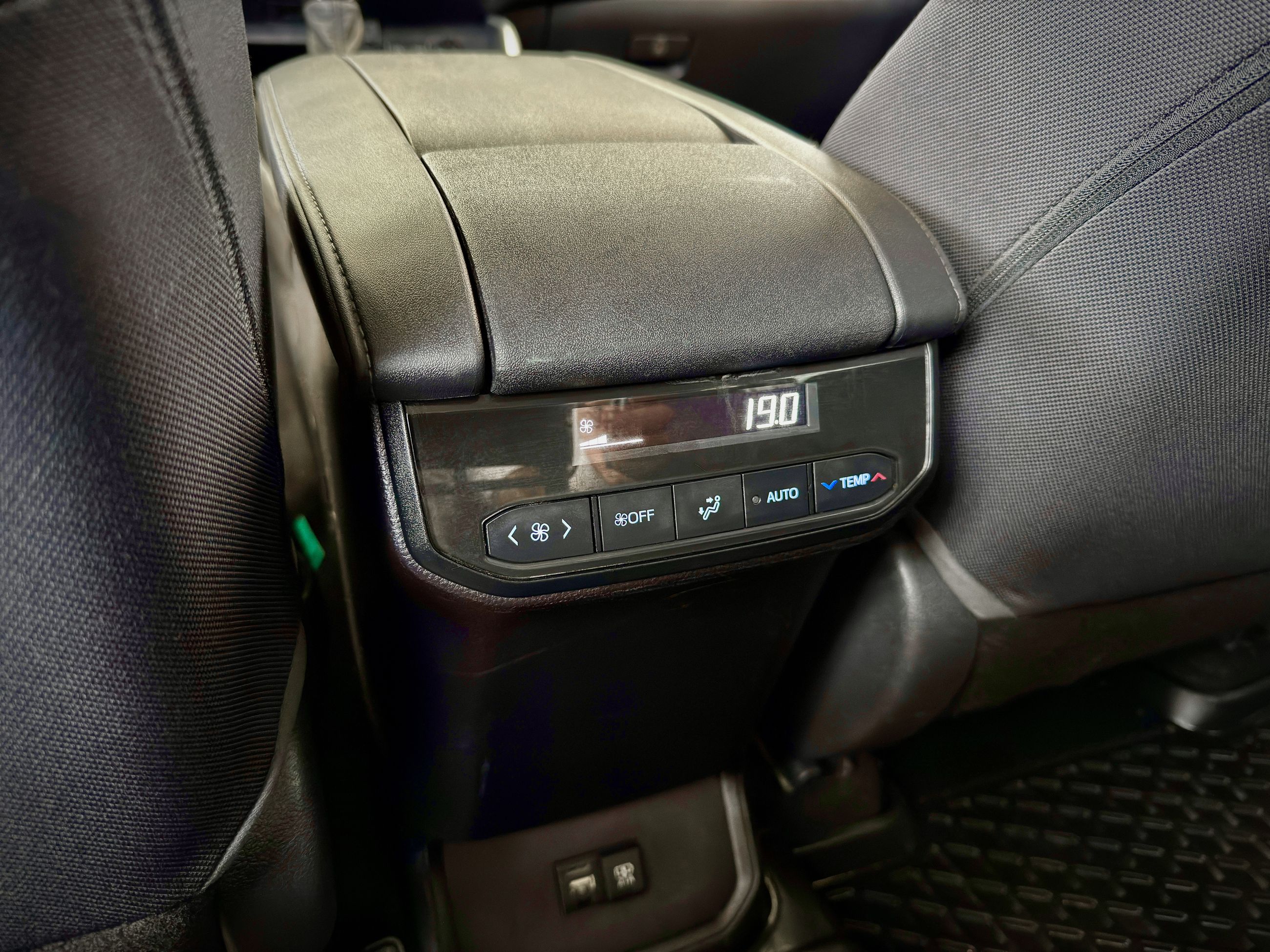 2020 Toyota Highlander LE AWD-37