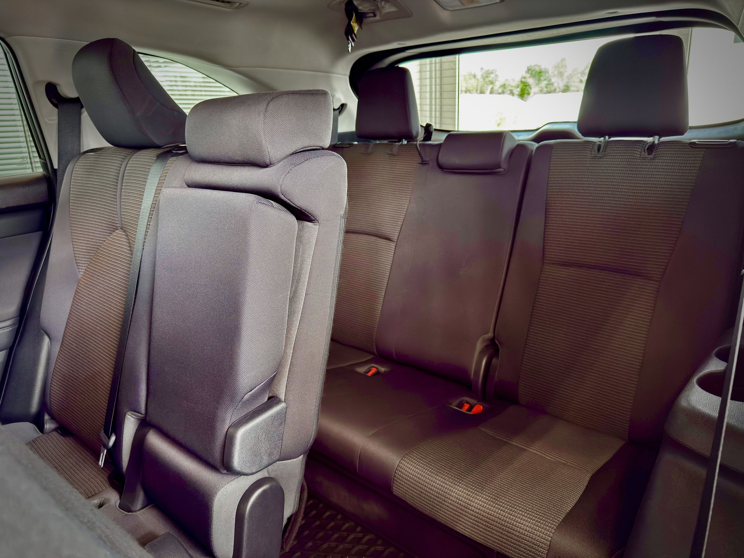 2020 Toyota Highlander LE AWD-23