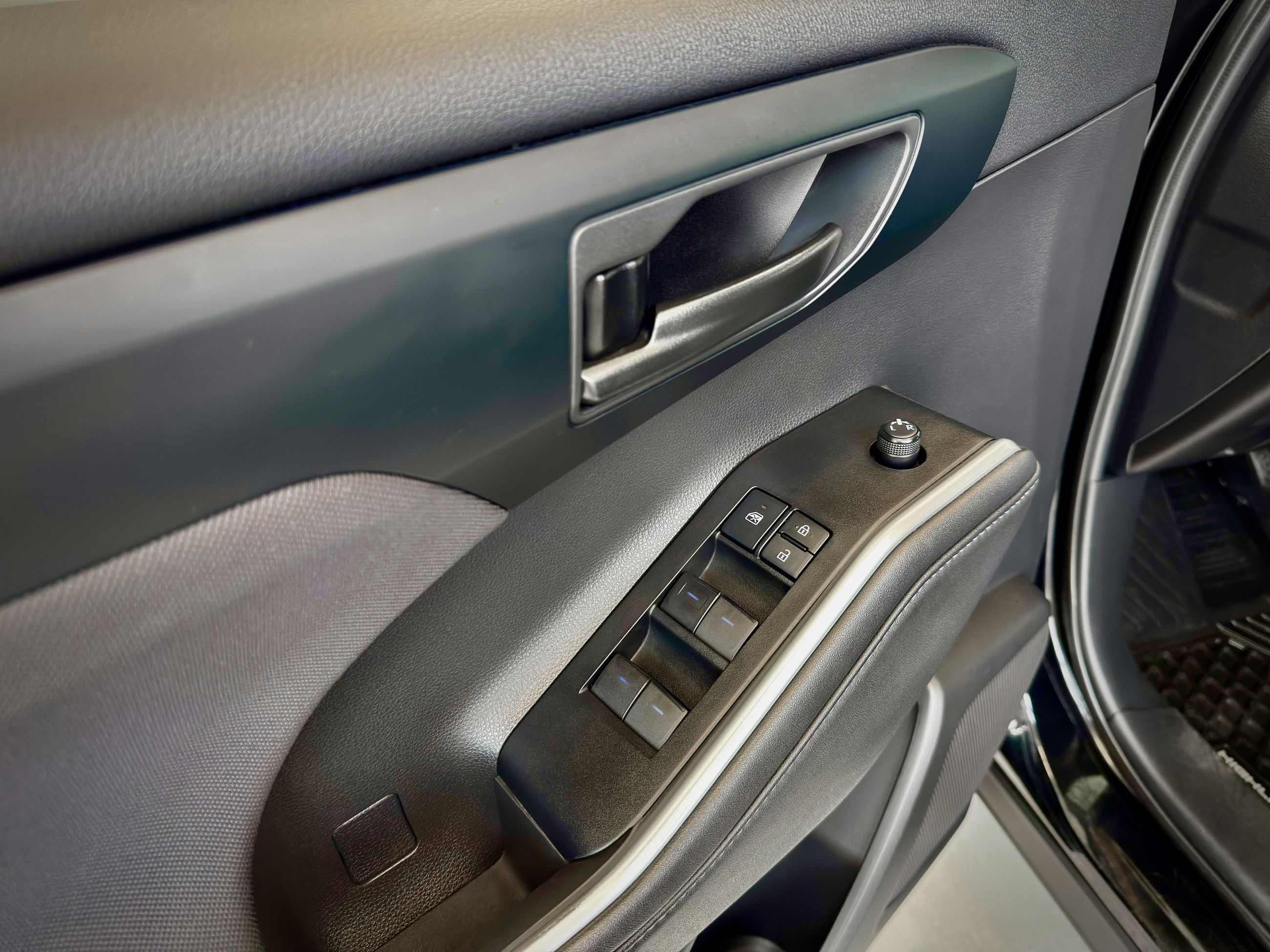2020 Toyota Highlander LE AWD-38
