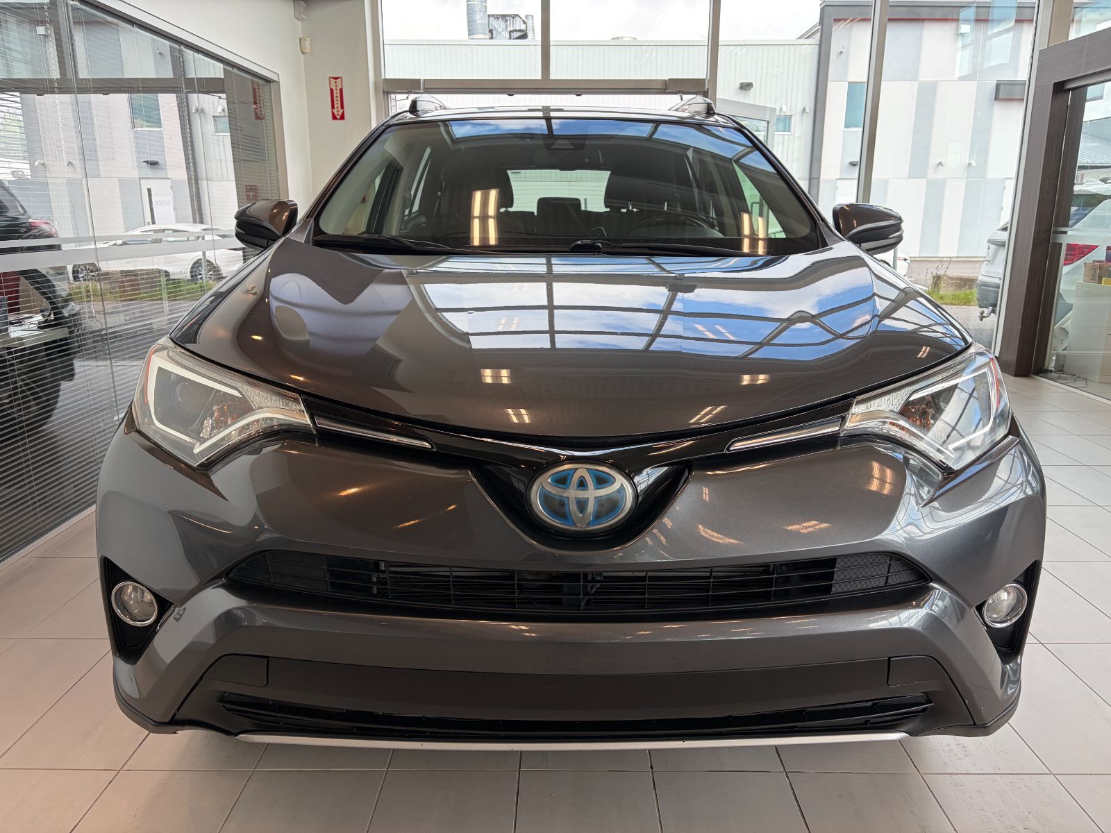 Photo 2017 Toyota RAV4 Hybrid EXL #2