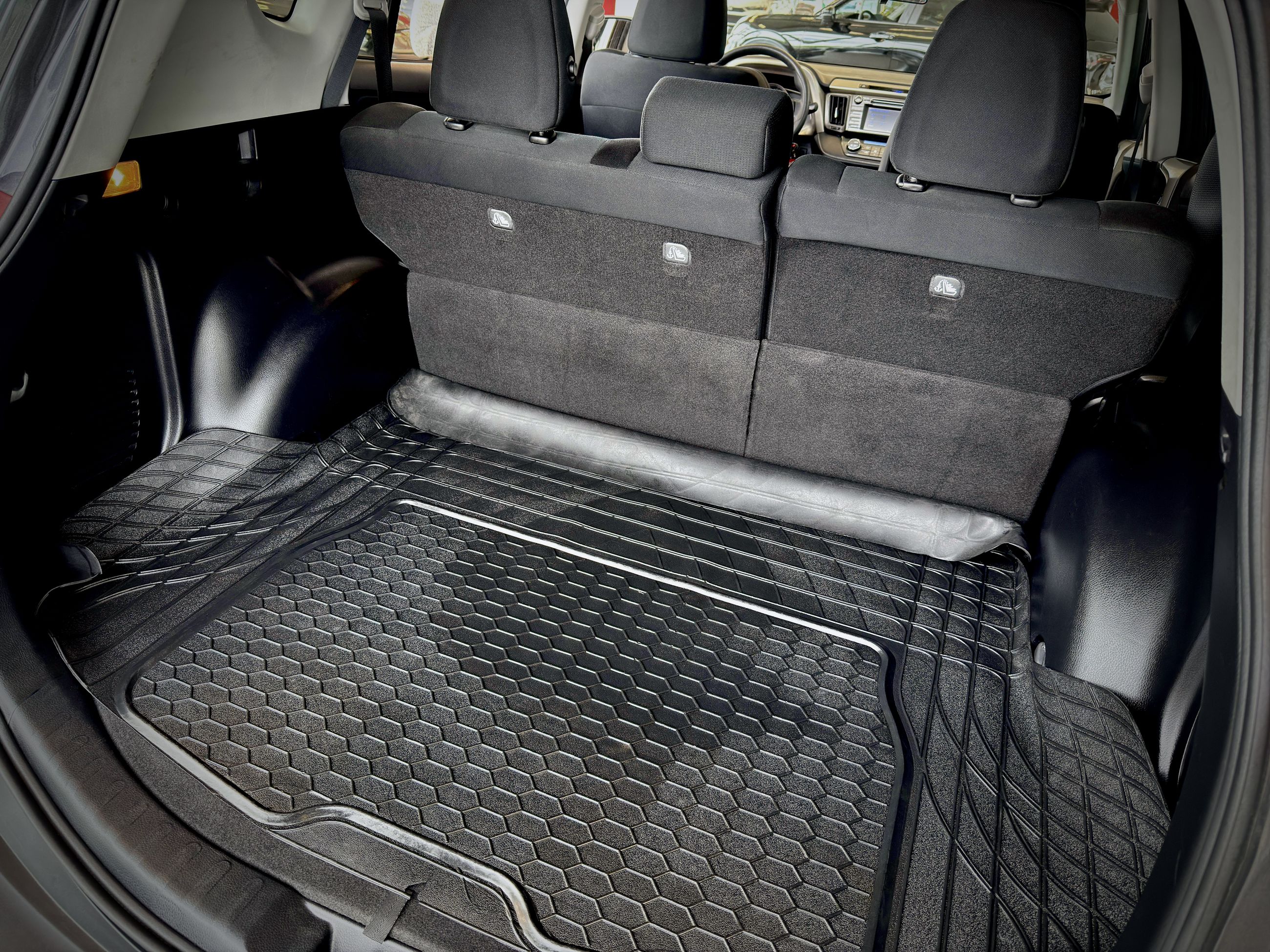 Toyota RAV4 XLE 2015-14