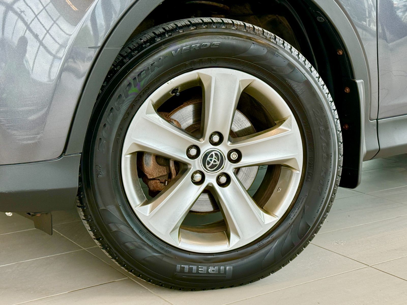 Toyota RAV4 XLE 2015-18