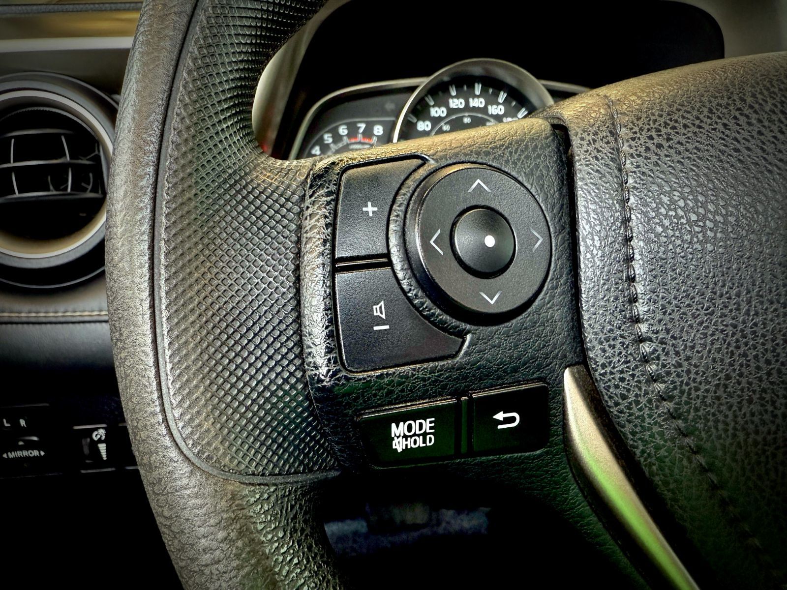 Toyota RAV4 XLE 2015-28