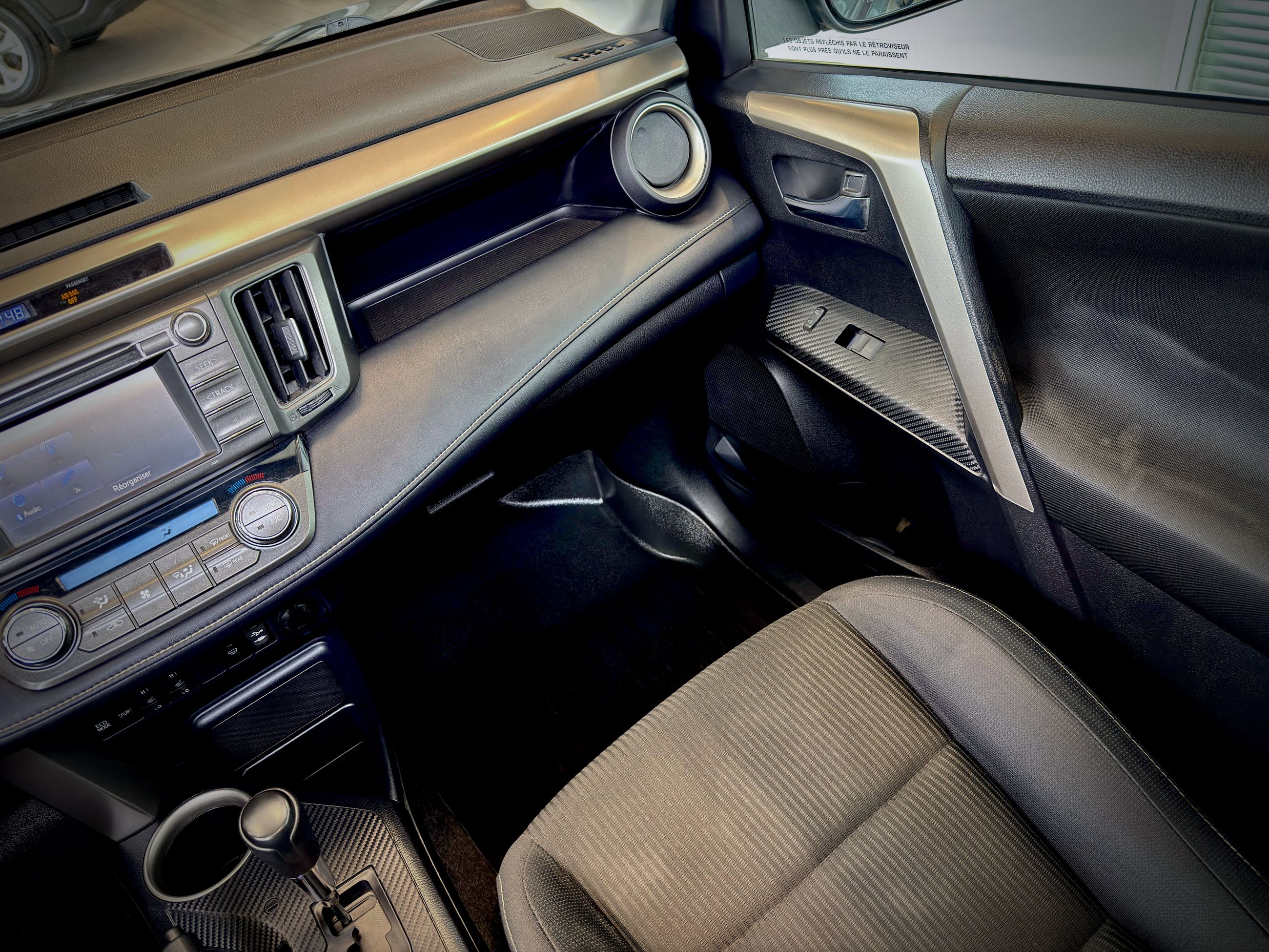 Toyota RAV4 XLE 2015-26