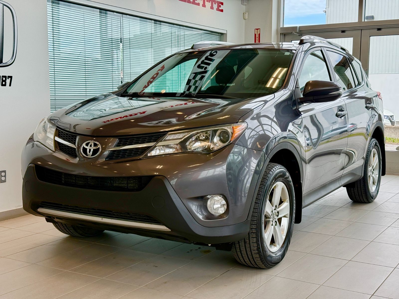Toyota RAV4 XLE 2015-3