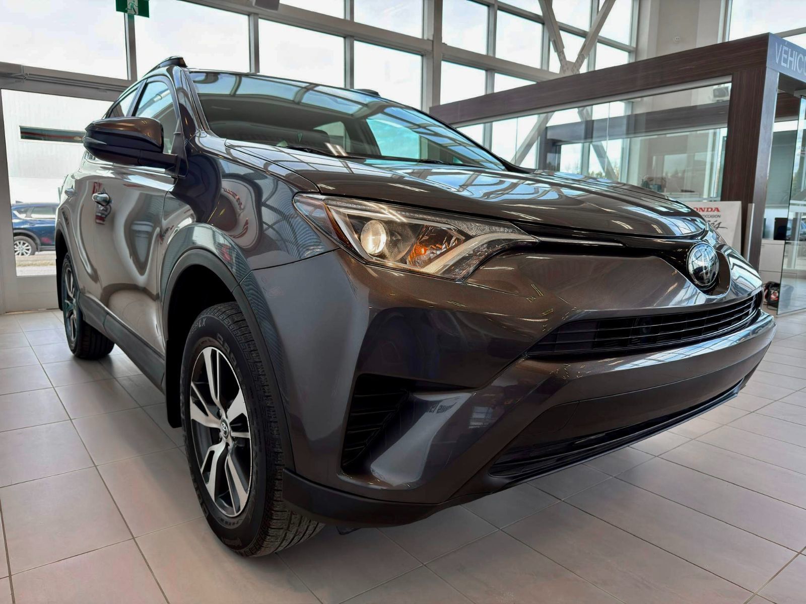 Toyota RAV4 LE 2018-7