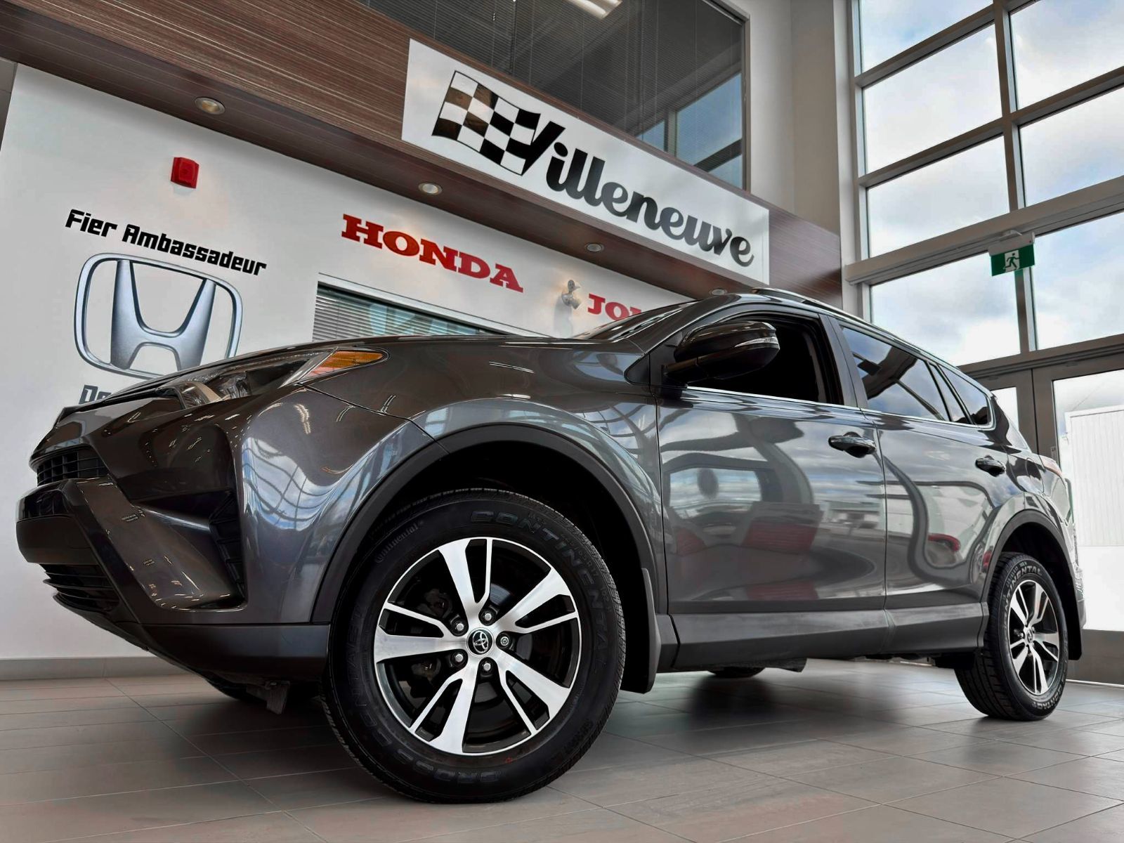 Toyota RAV4 LE 2018-1