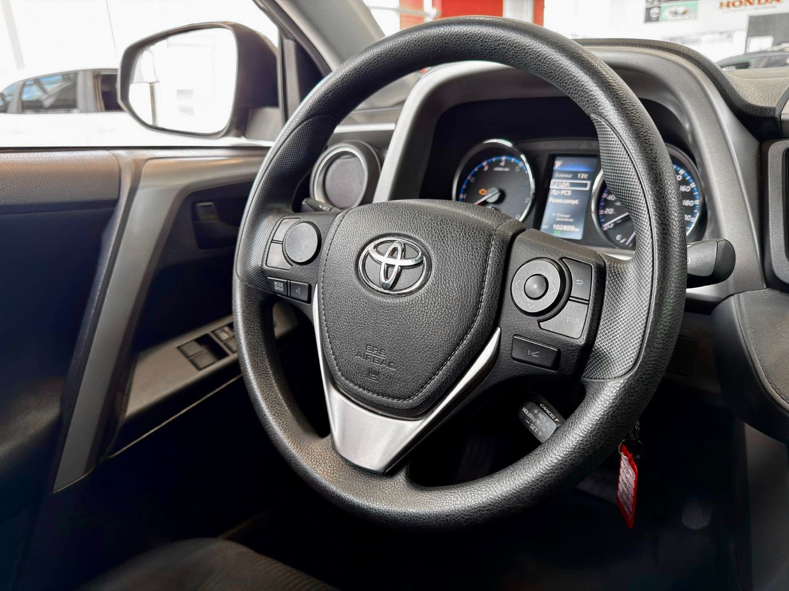 Toyota RAV4 LE 2018-20