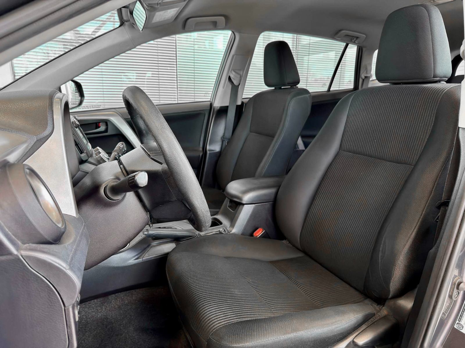 Toyota RAV4 LE 2018-14