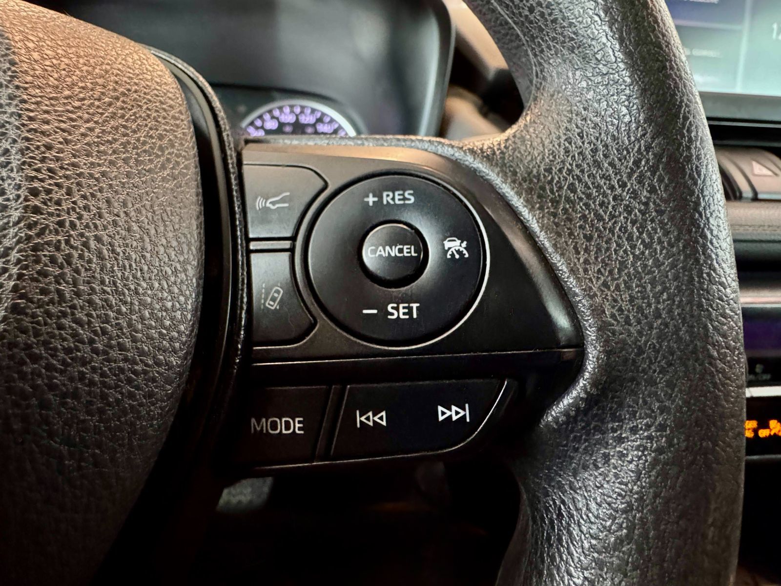 Toyota RAV4 LE 2020-21