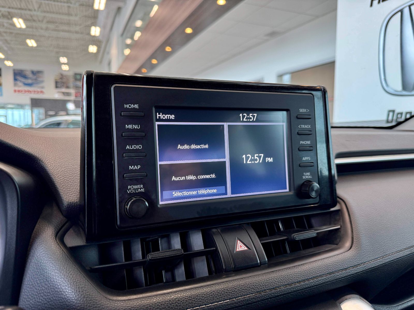 Toyota RAV4 LE 2020-23