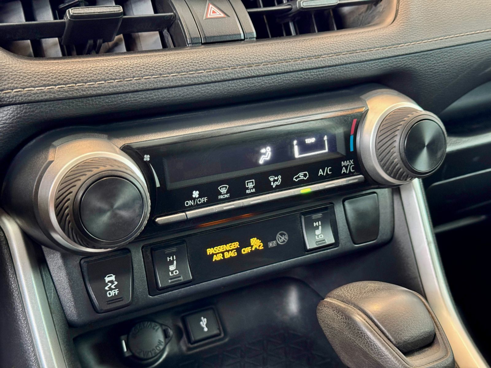 Toyota RAV4 LE 2020-25