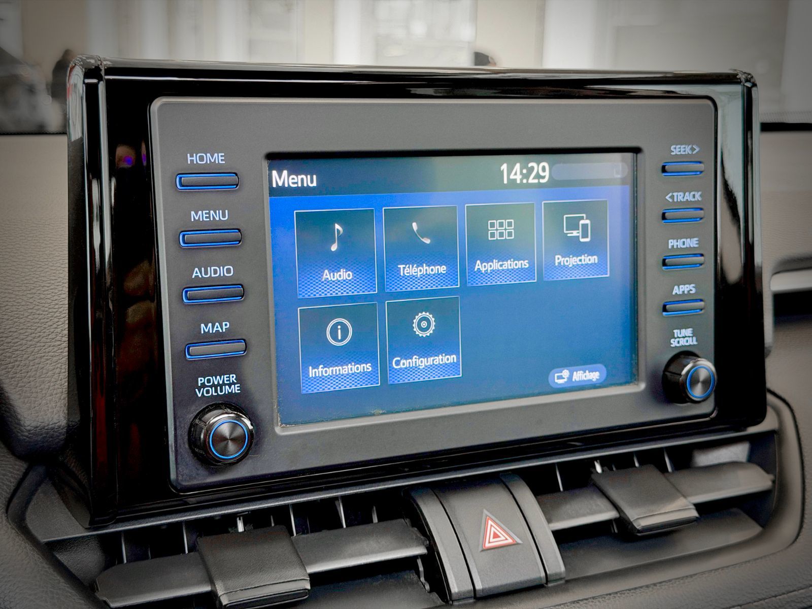 2020 Toyota RAV4 XLE AWD-29