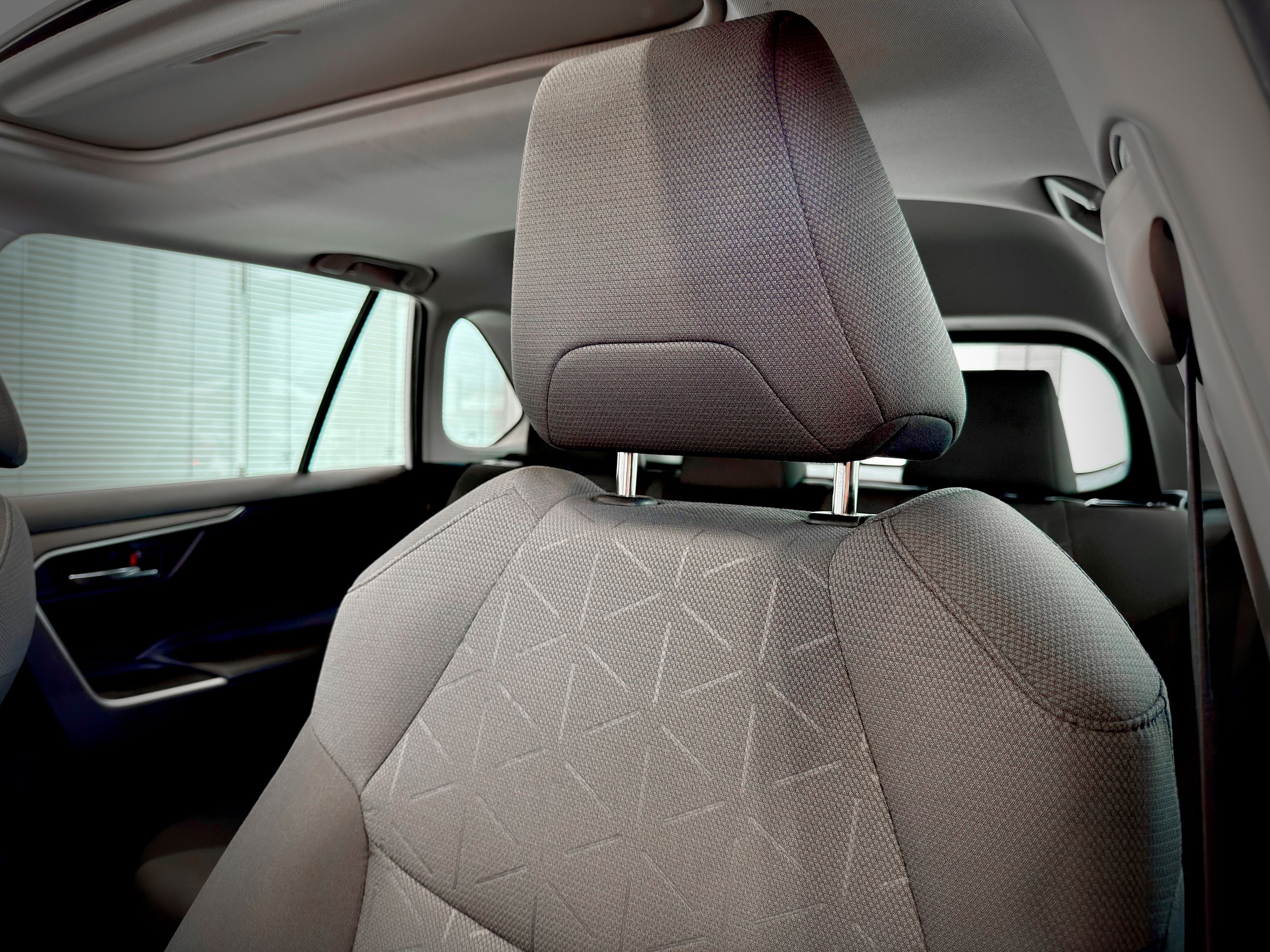 2020 Toyota RAV4 XLE AWD-19