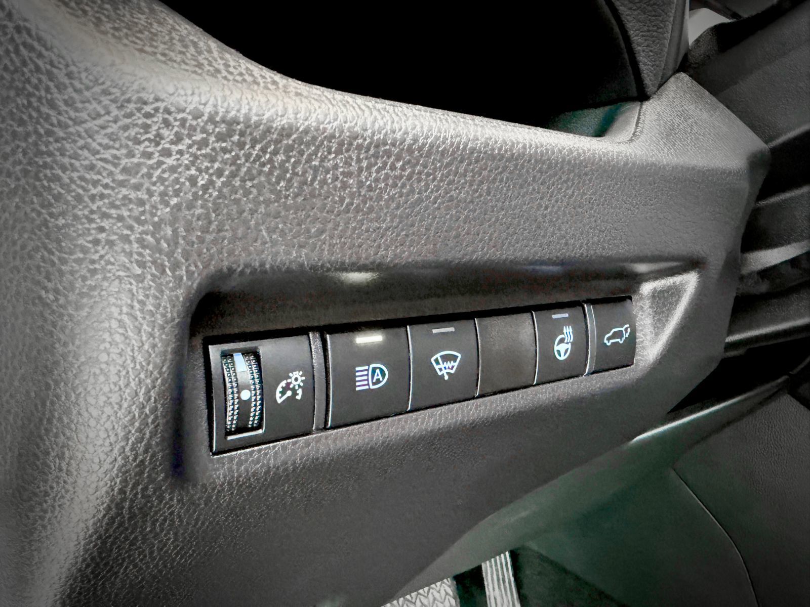 2020 Toyota RAV4 XLE AWD-26