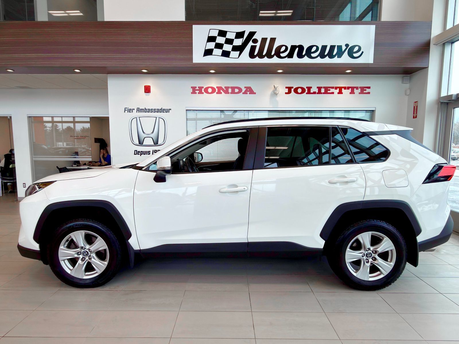 2020 Toyota RAV4 XLE AWD-7