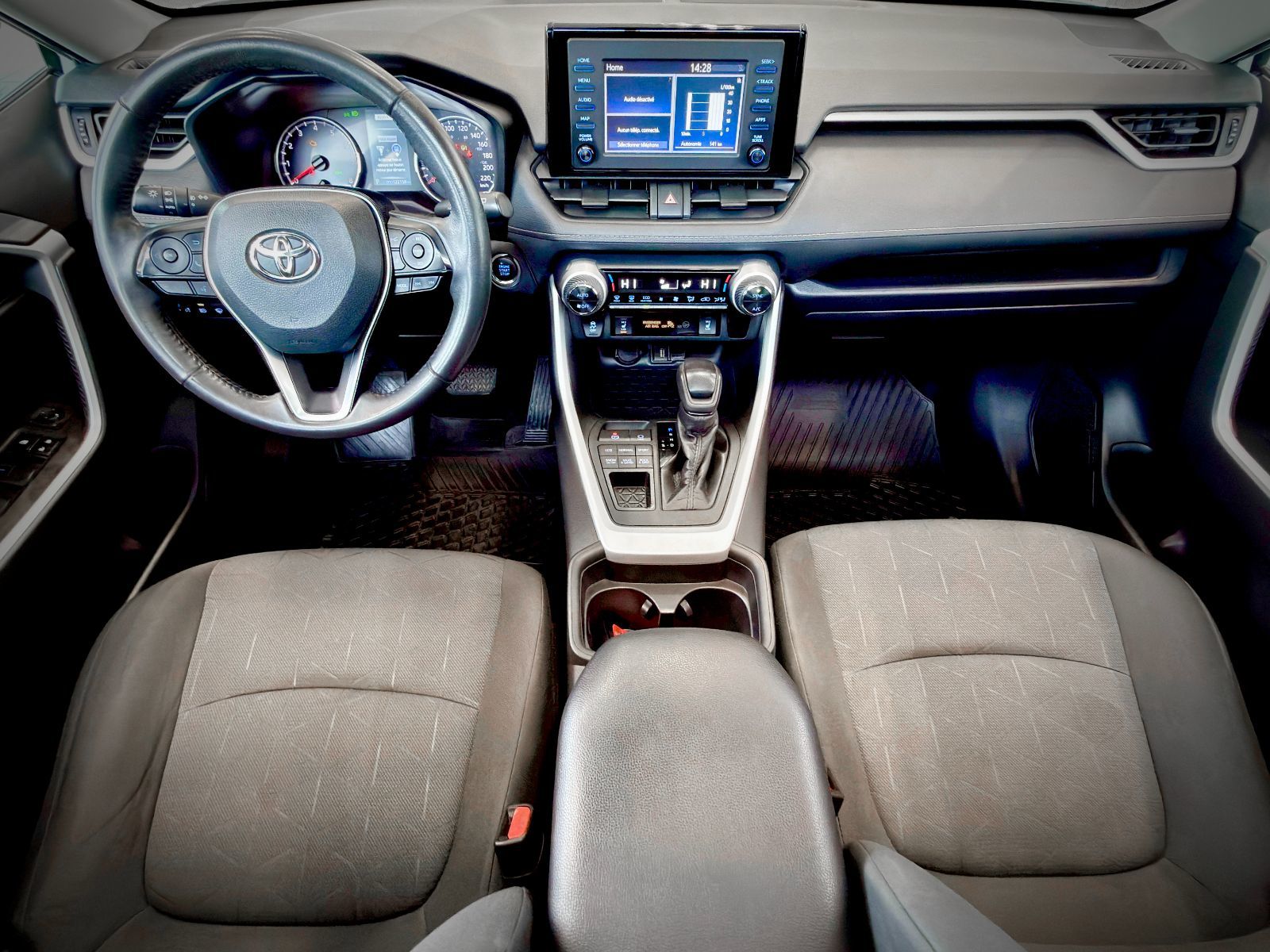 2020 Toyota RAV4 XLE AWD-23