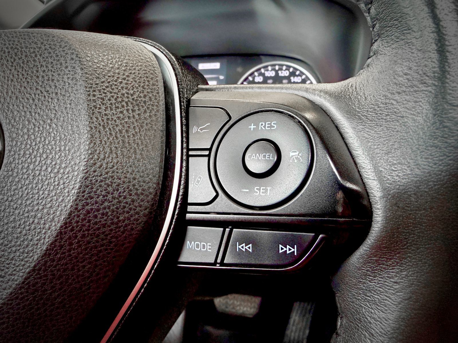 2020 Toyota RAV4 XLE AWD-28