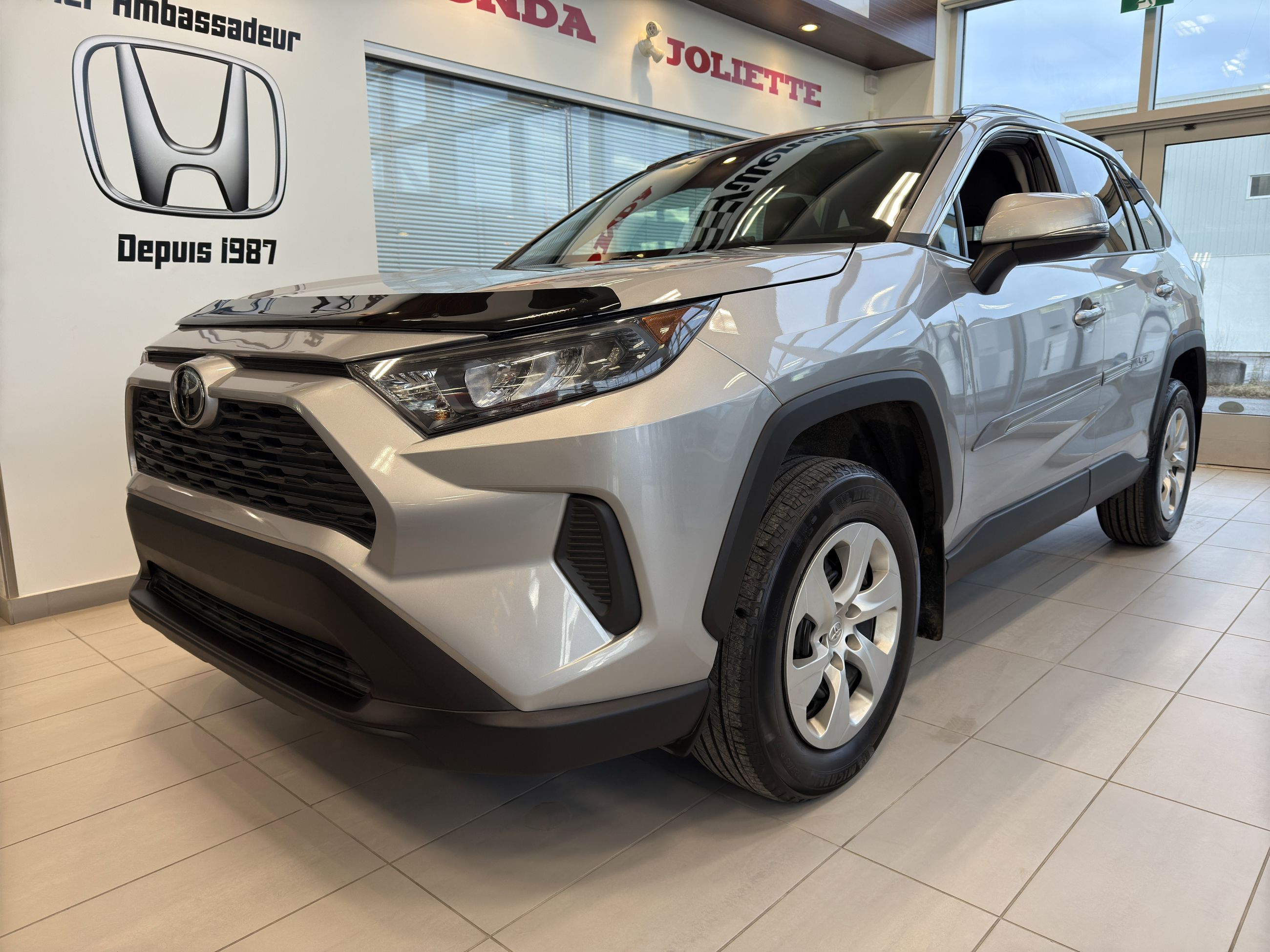 Toyota RAV4 LE AWD 2021-3