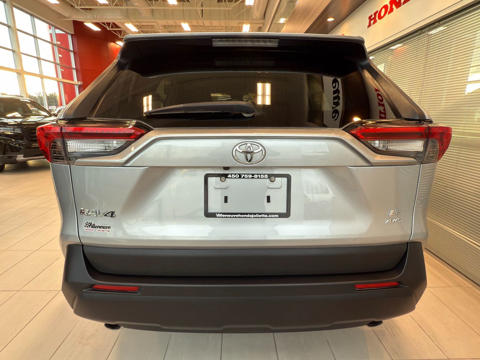 Toyota RAV4 LE AWD 2021-10