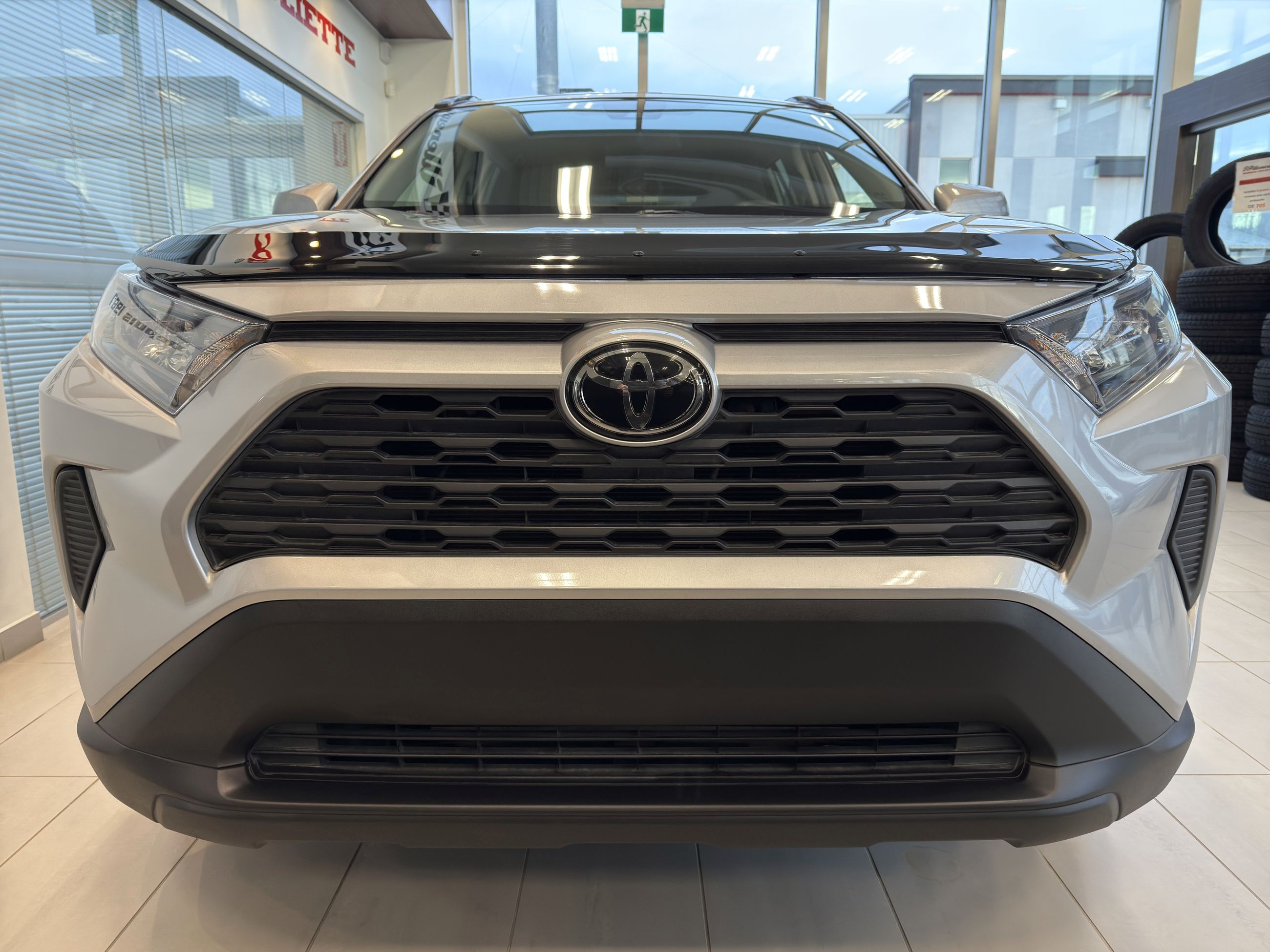 Toyota RAV4 LE AWD 2021-5