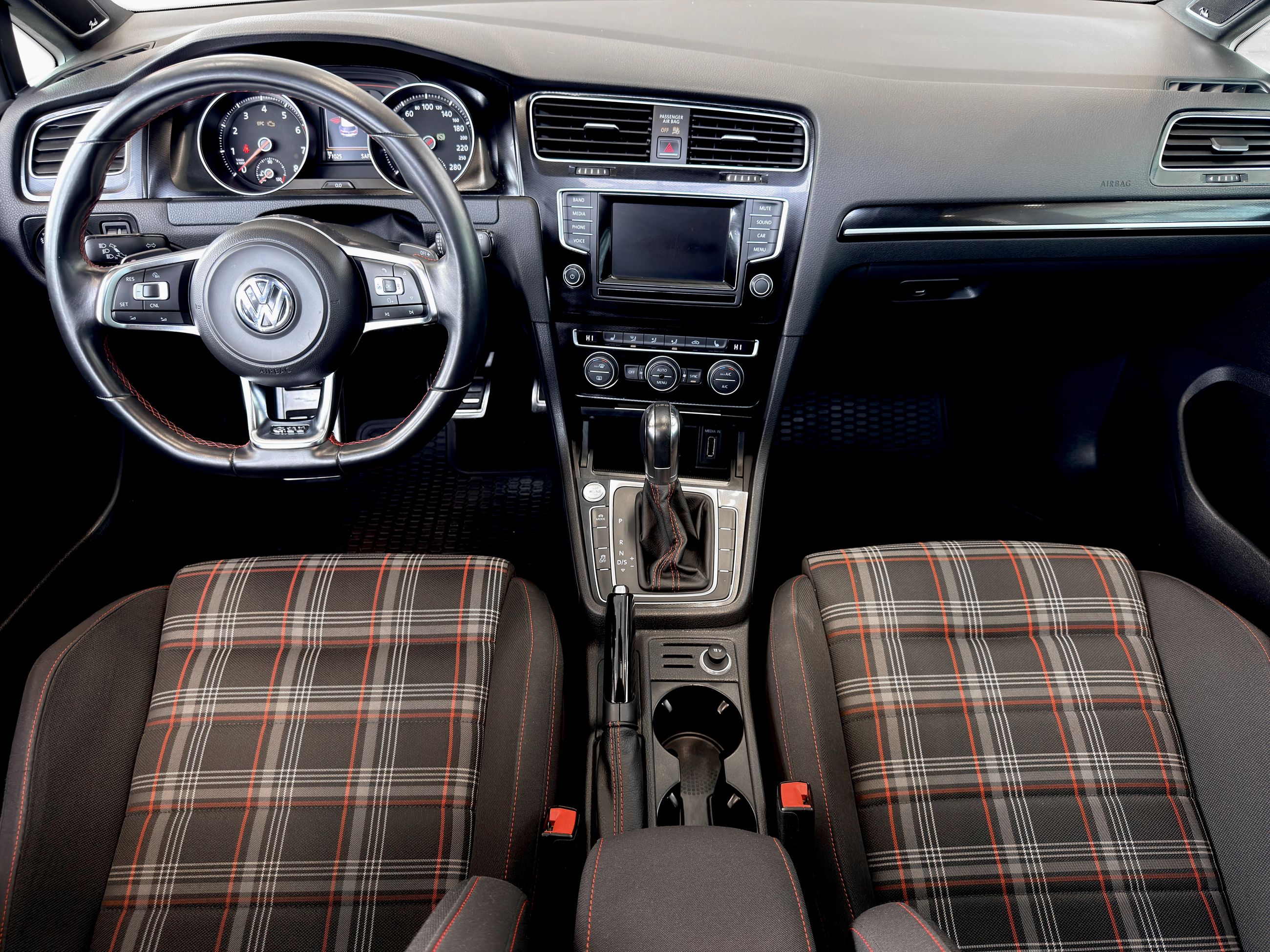 Volkswagen Golf GTI Autobahn 2015-23