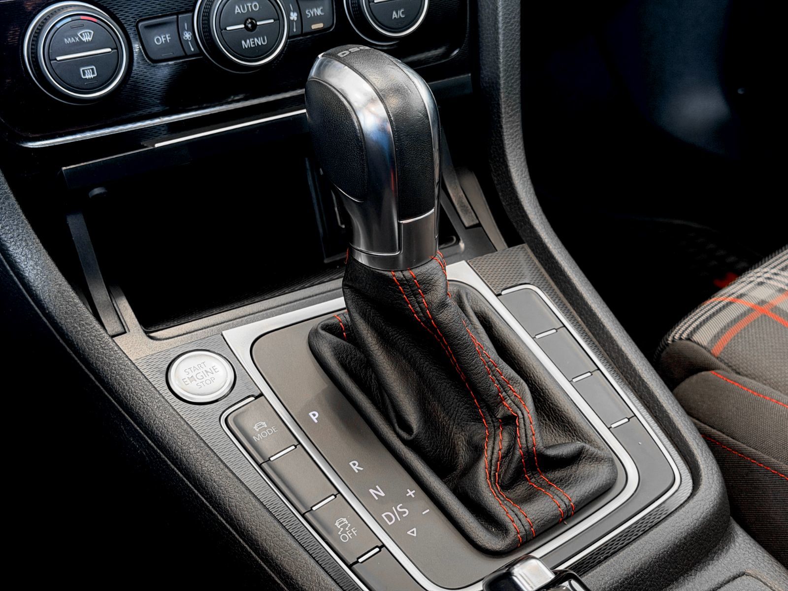 Volkswagen Golf GTI Autobahn 2015-32