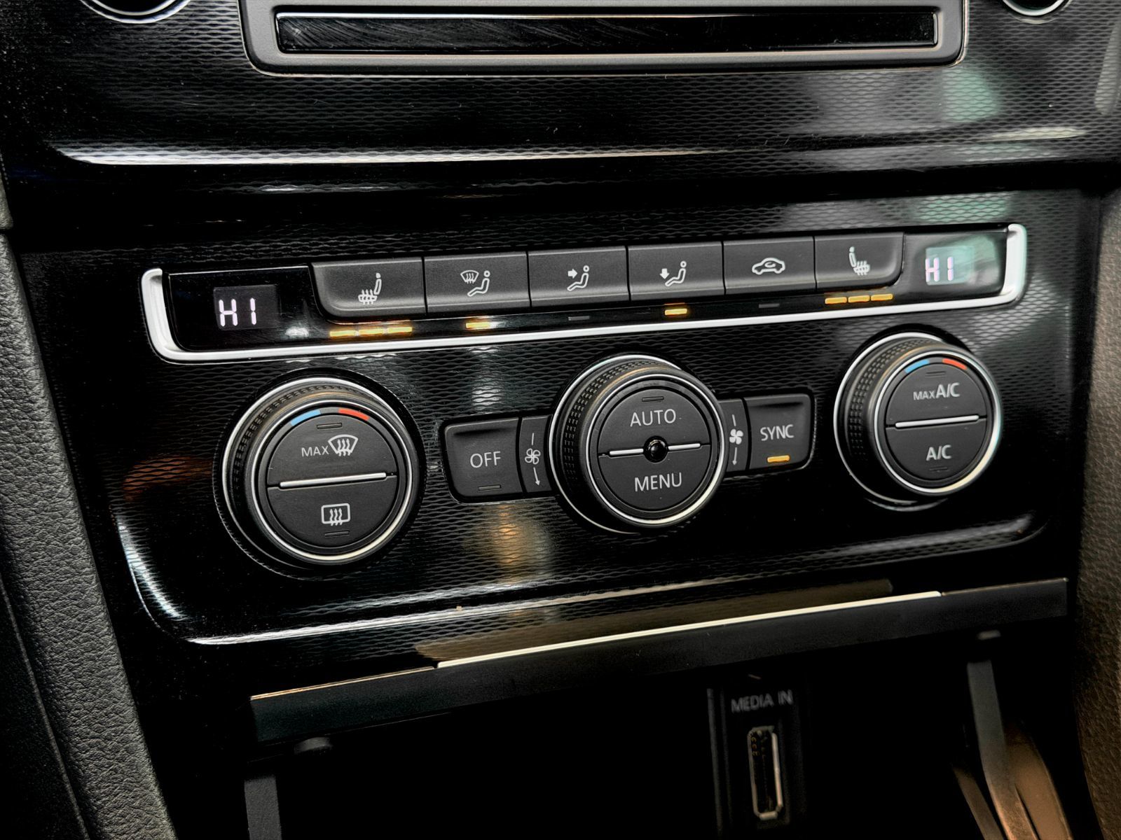 Volkswagen Golf GTI Autobahn 2015-31