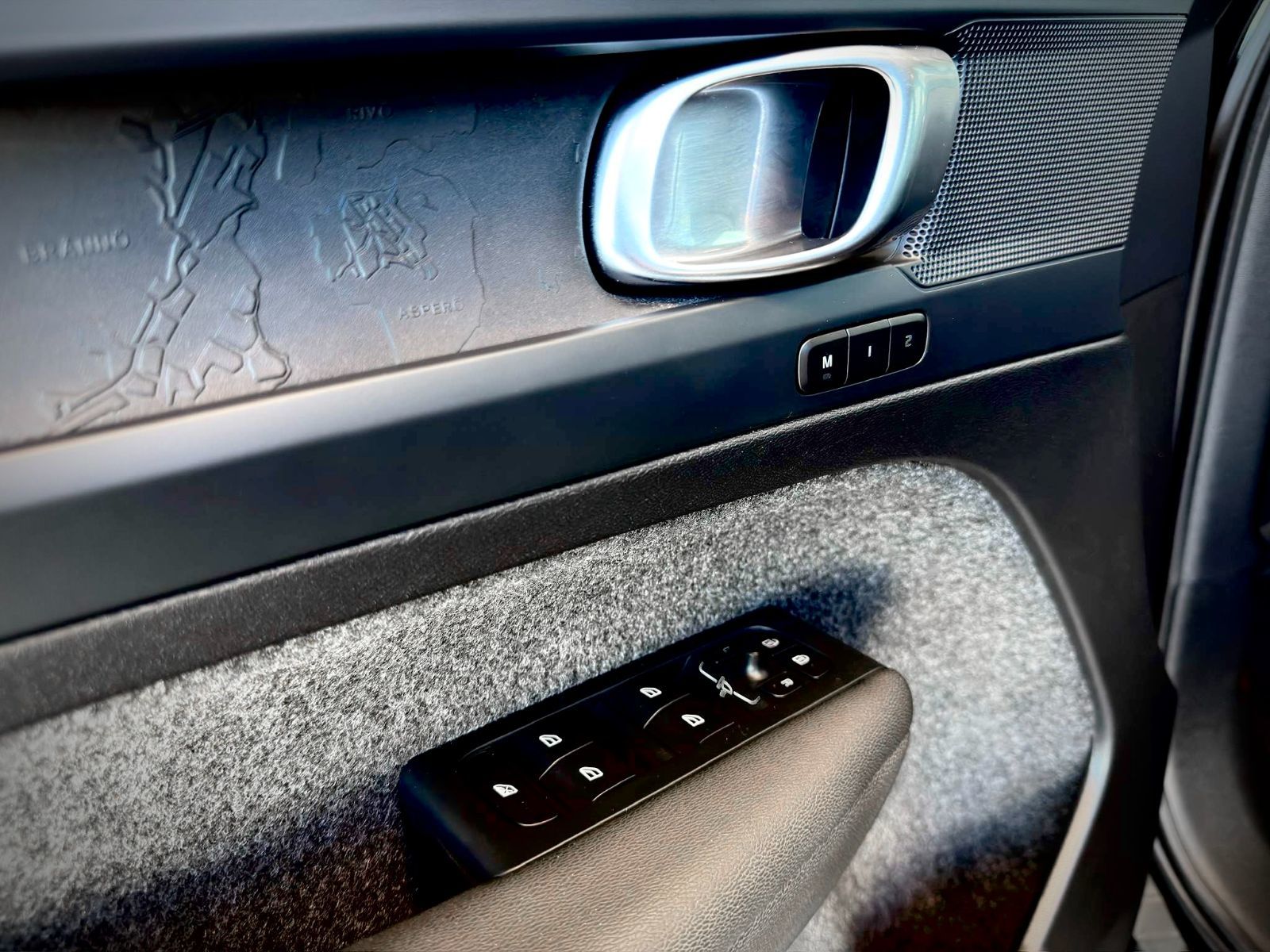 2024 Volvo C40 Recharge Pure Electric Core-36