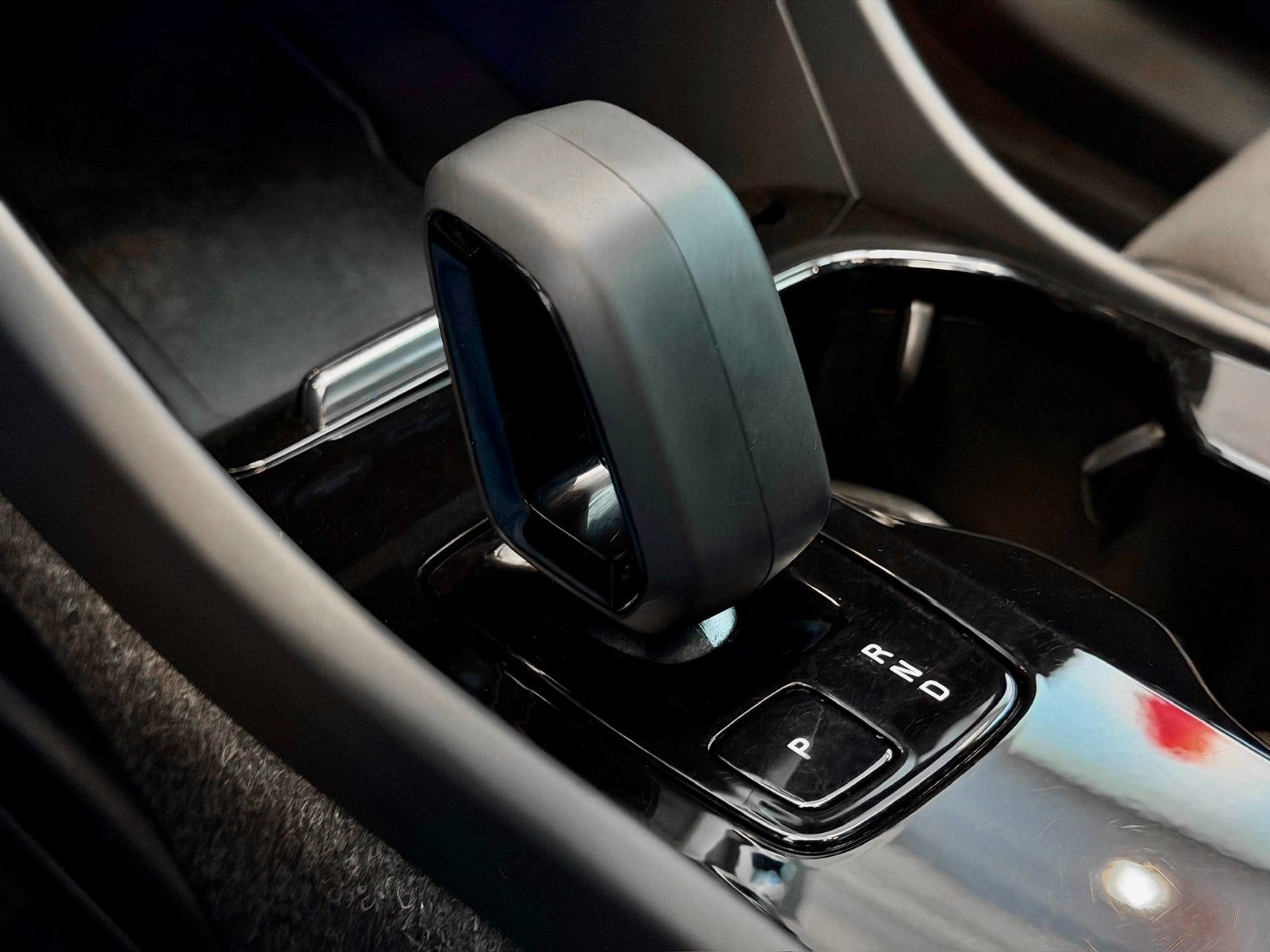 2024 Volvo C40 Recharge Pure Electric Core-31