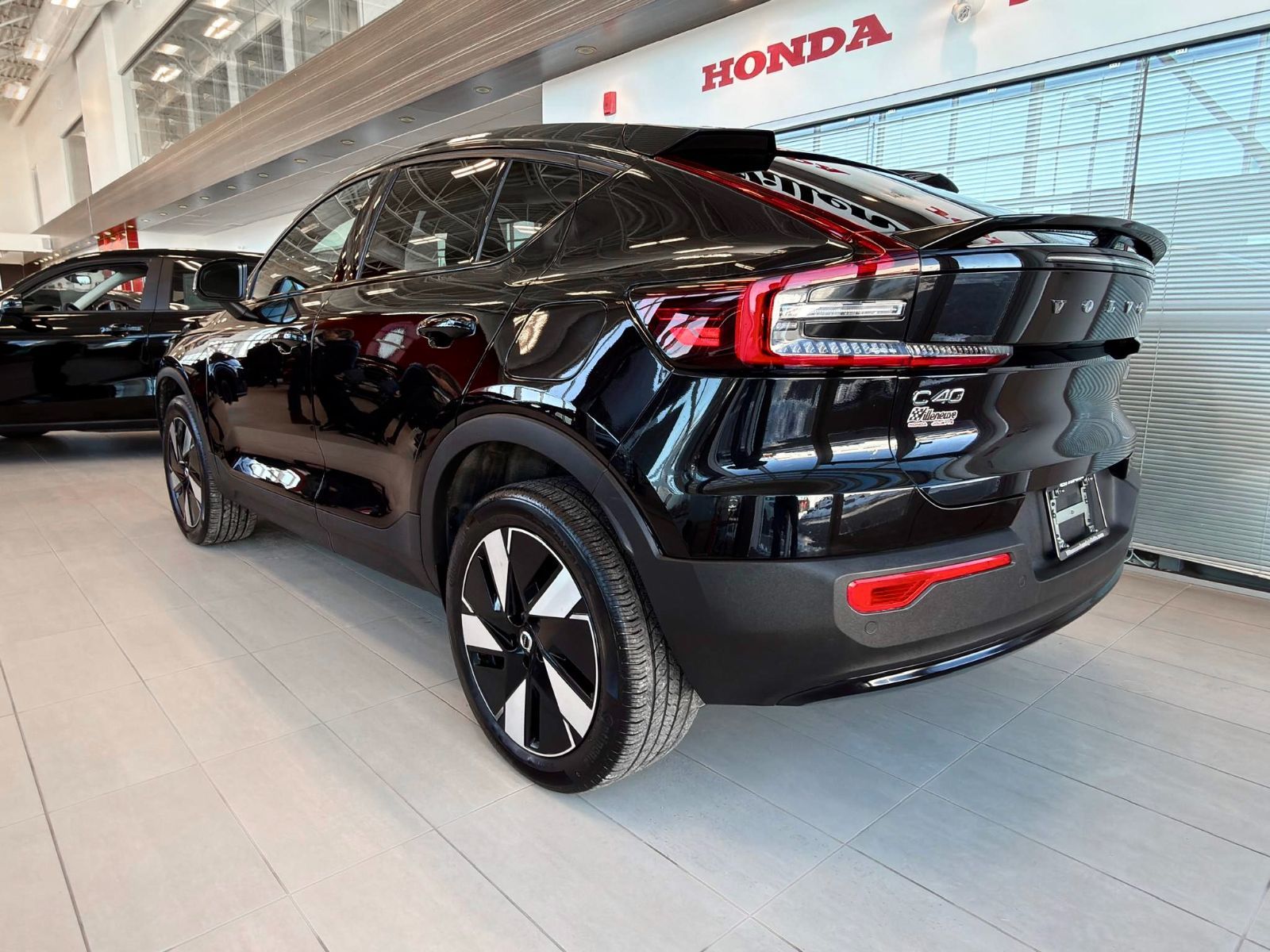 2024 Volvo C40 Recharge Pure Electric Core-9