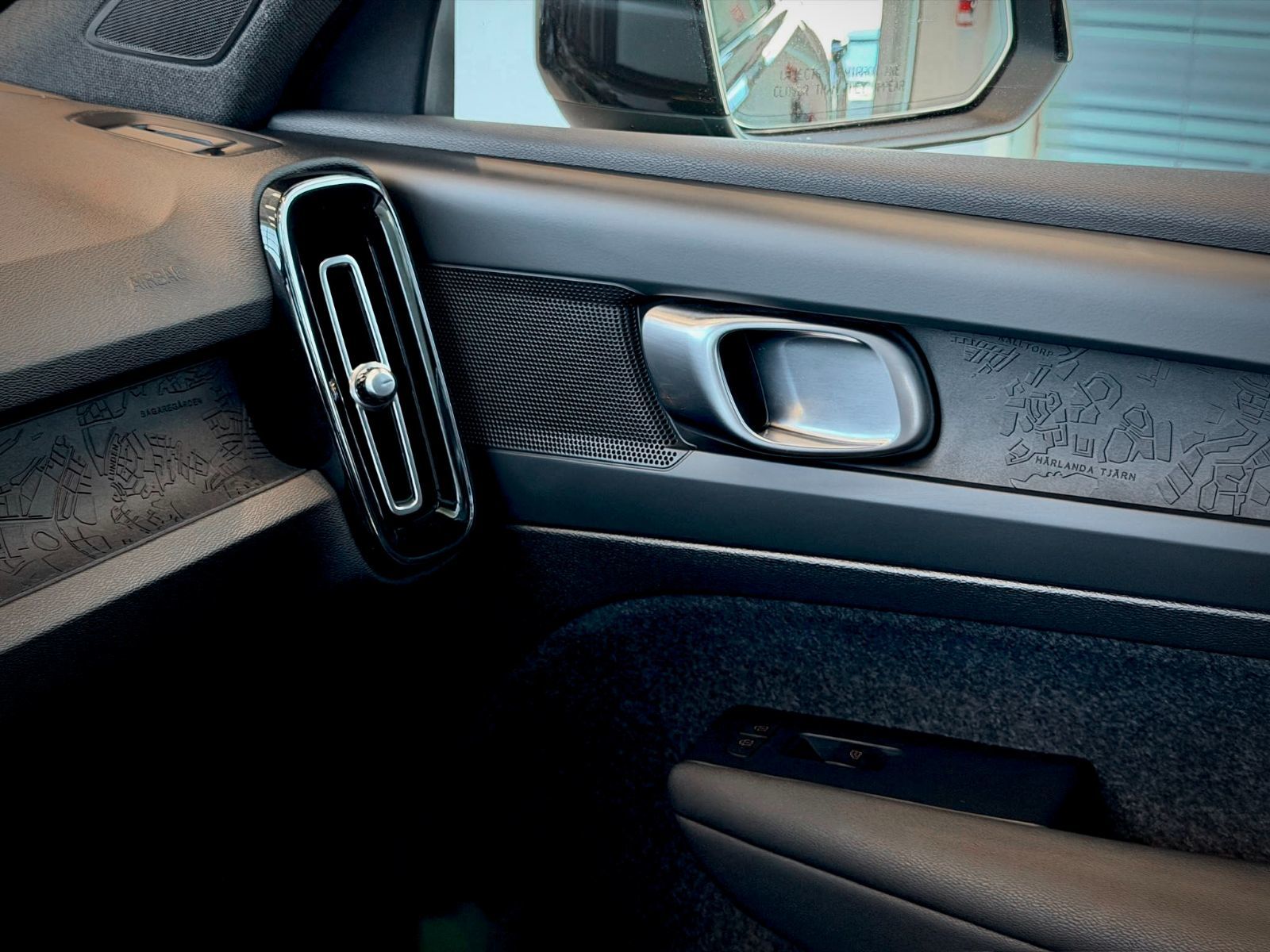 2024 Volvo C40 Recharge Pure Electric Core-37