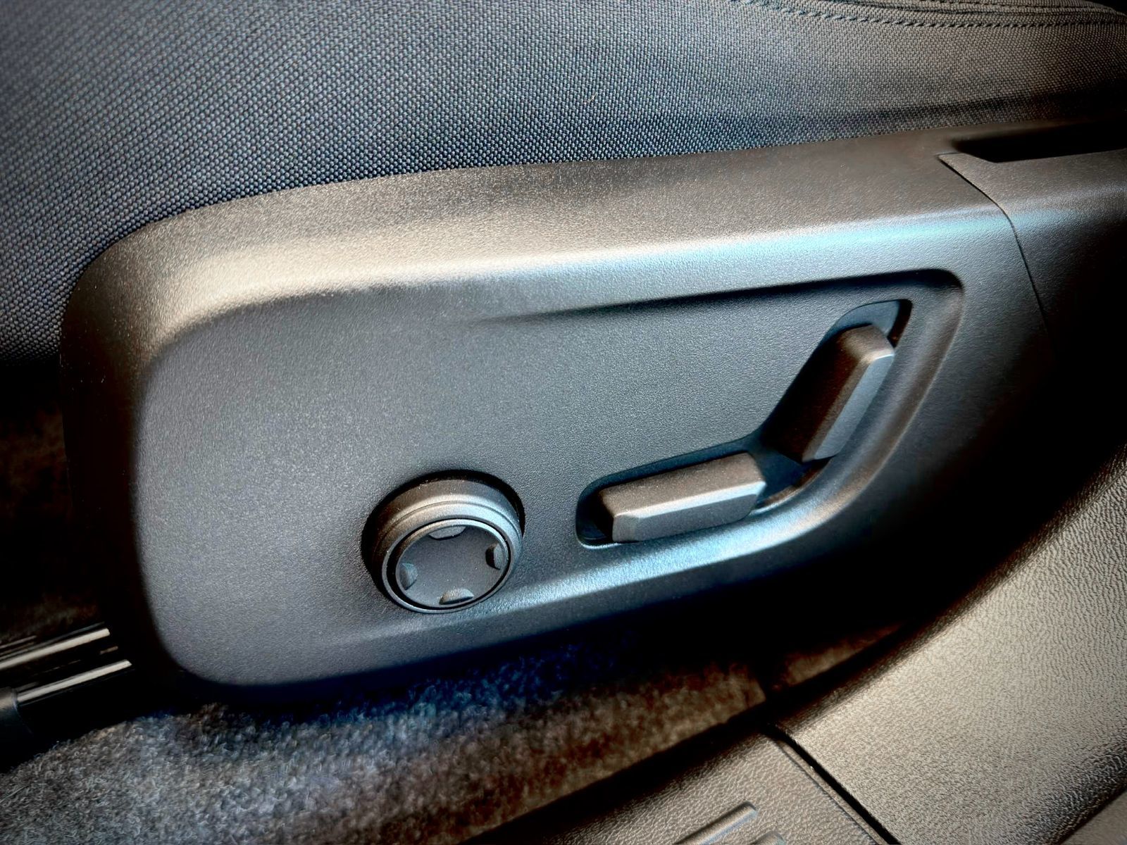 2024 Volvo C40 Recharge Pure Electric Core-34