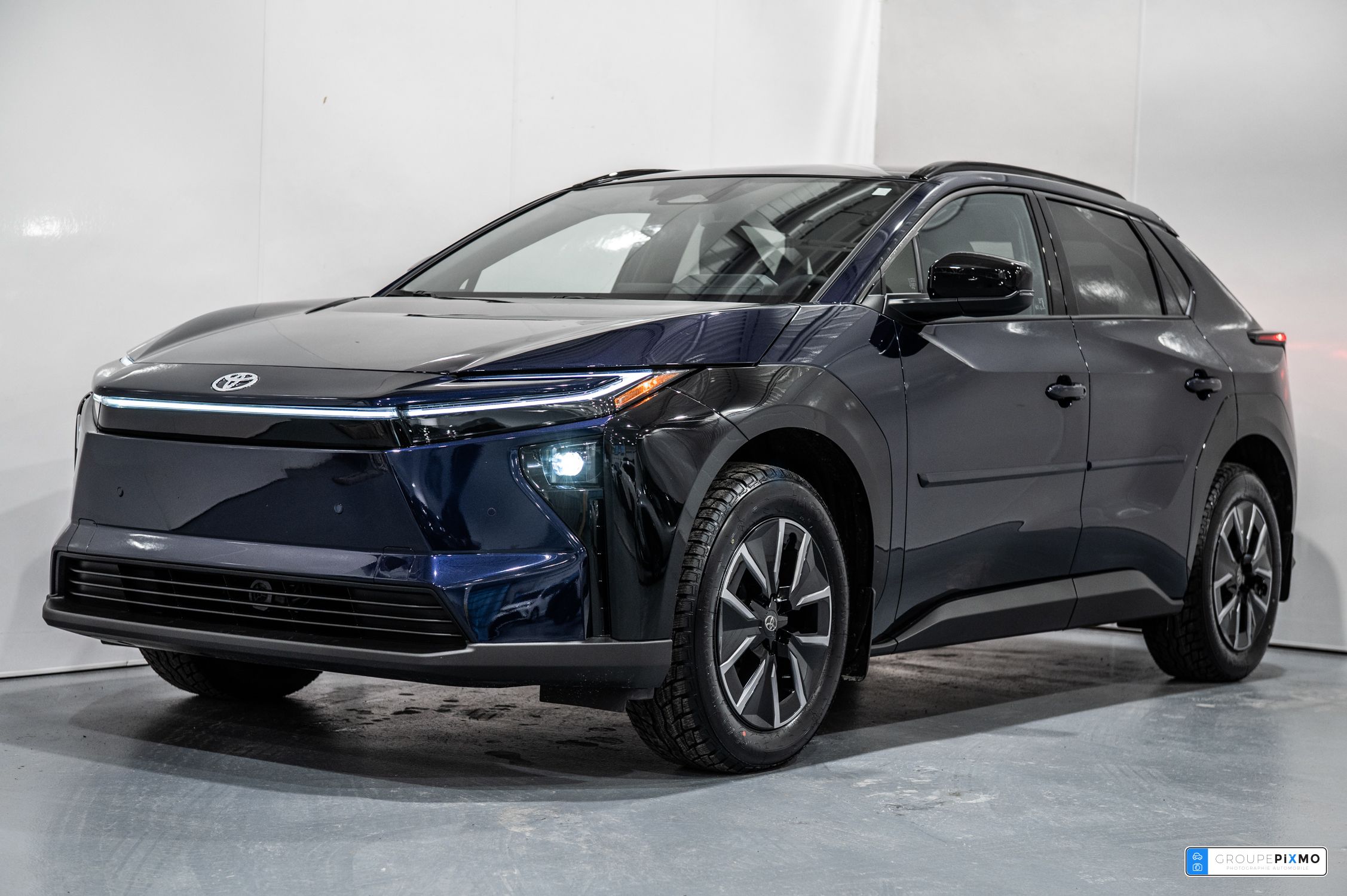 2026 Toyota bZ4X XLE AWD