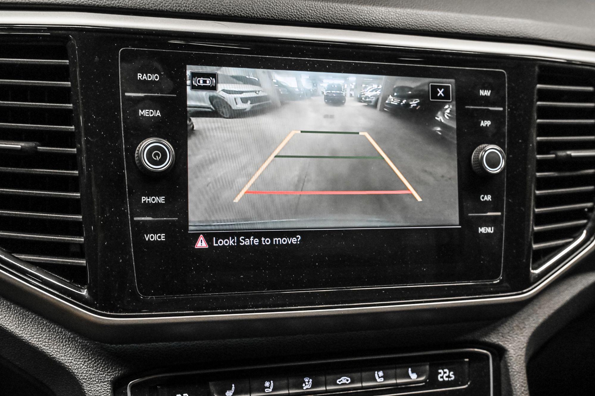 2022 Volkswagen Atlas Cross Sport in Dorval, Quebec