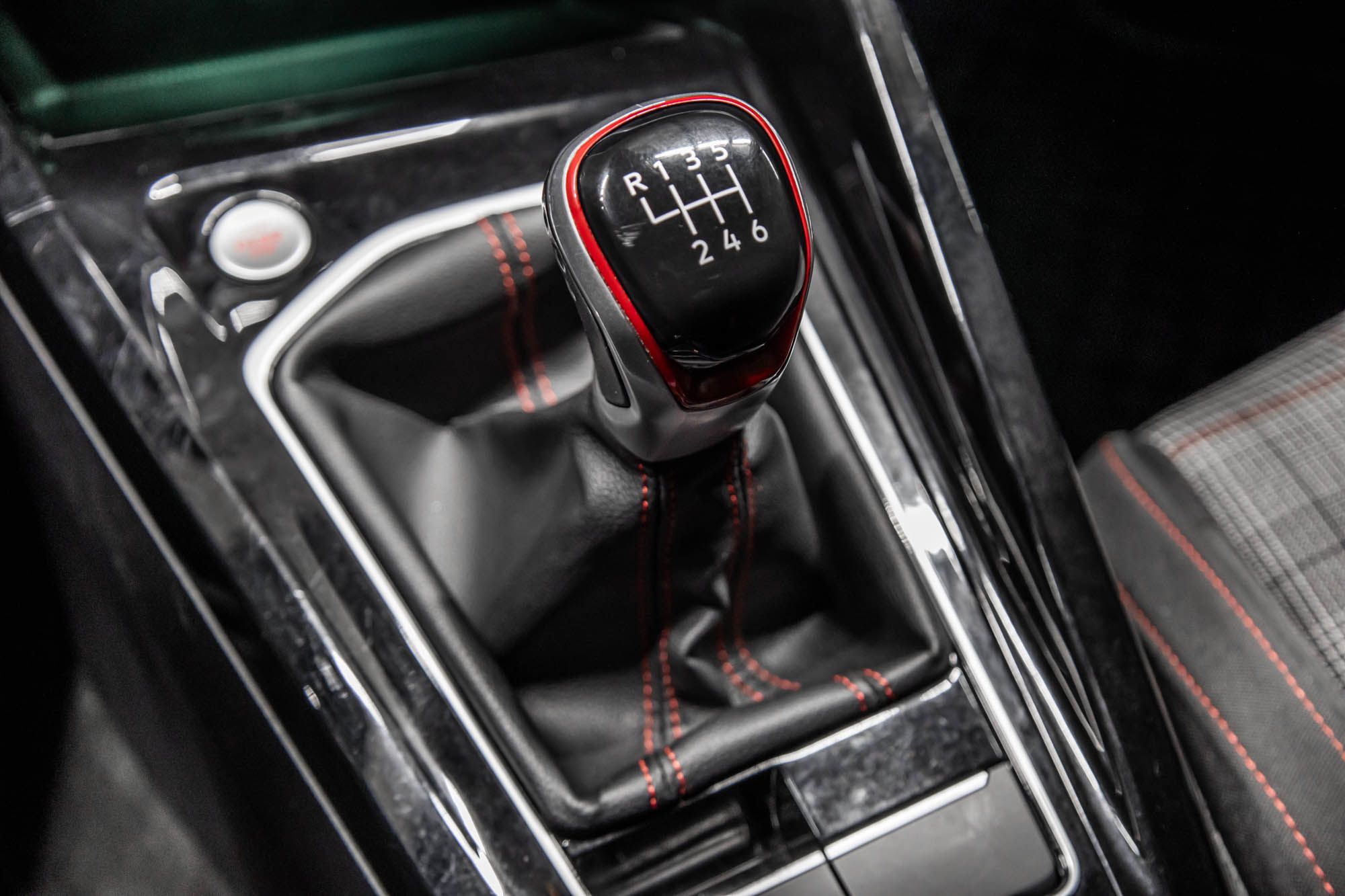 Volkswagen Golf GTI  2024