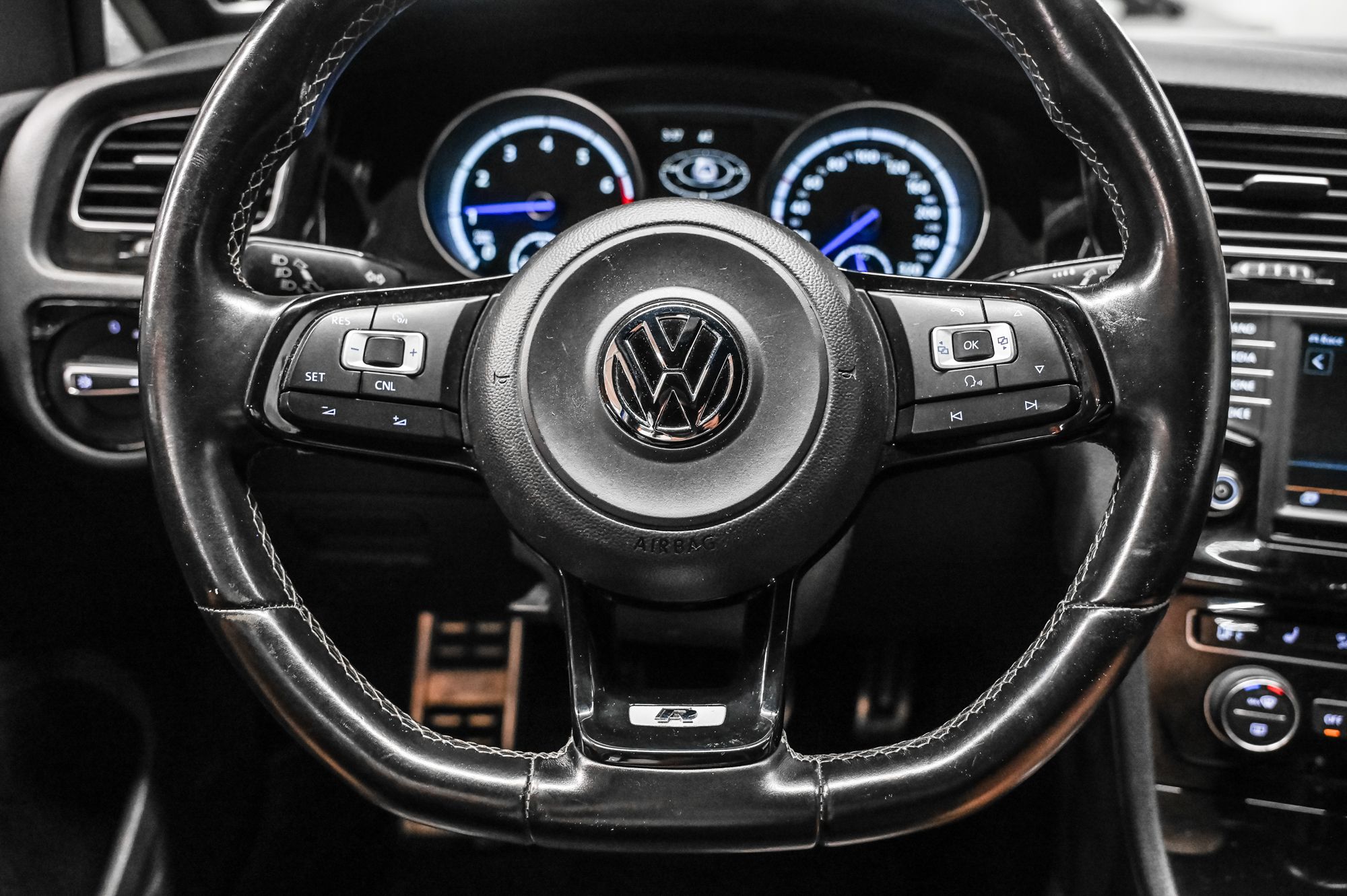 2016 Volkswagen Golf R in Dorval, Quebec