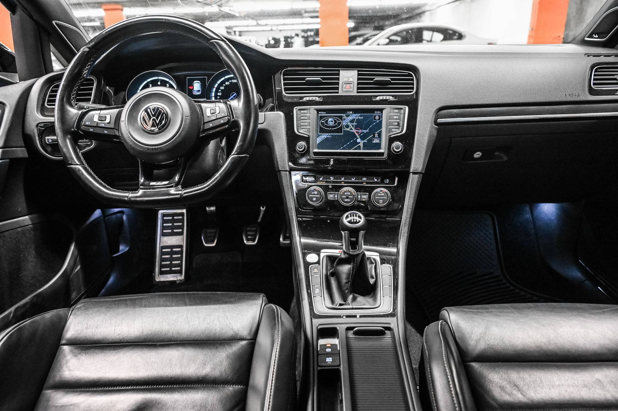 2016 Volkswagen Golf R in Dorval, Quebec