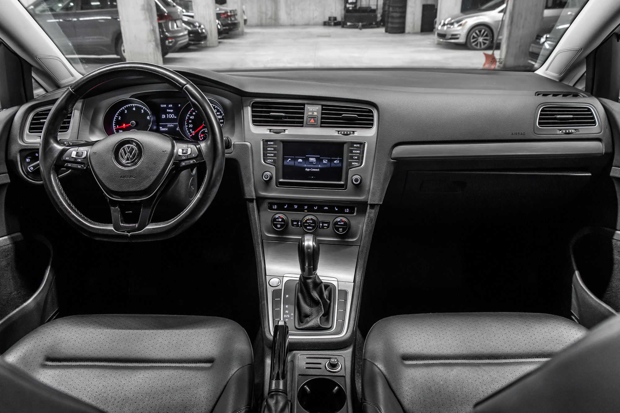 Volkswagen Golf  2017 à Dorval, Québec