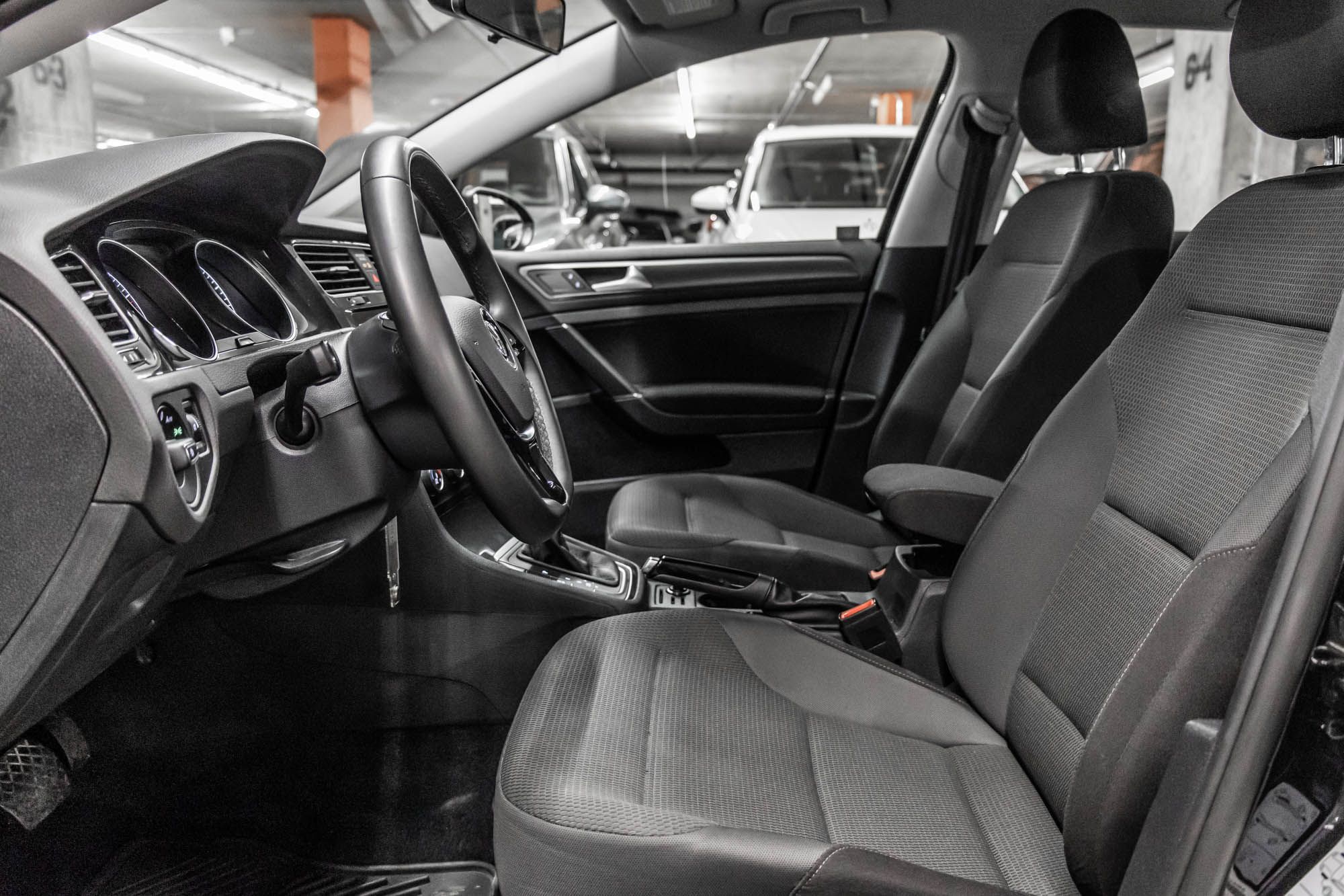 Volkswagen Golf  2021