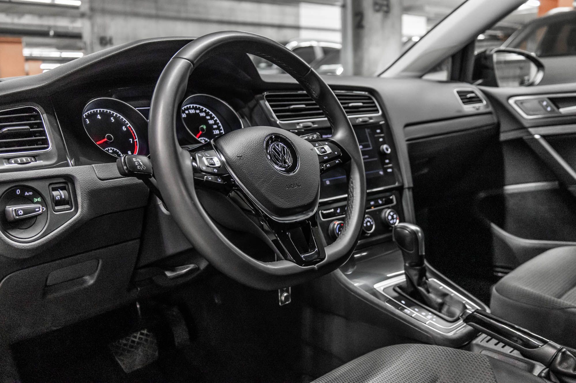 Volkswagen Golf  2021