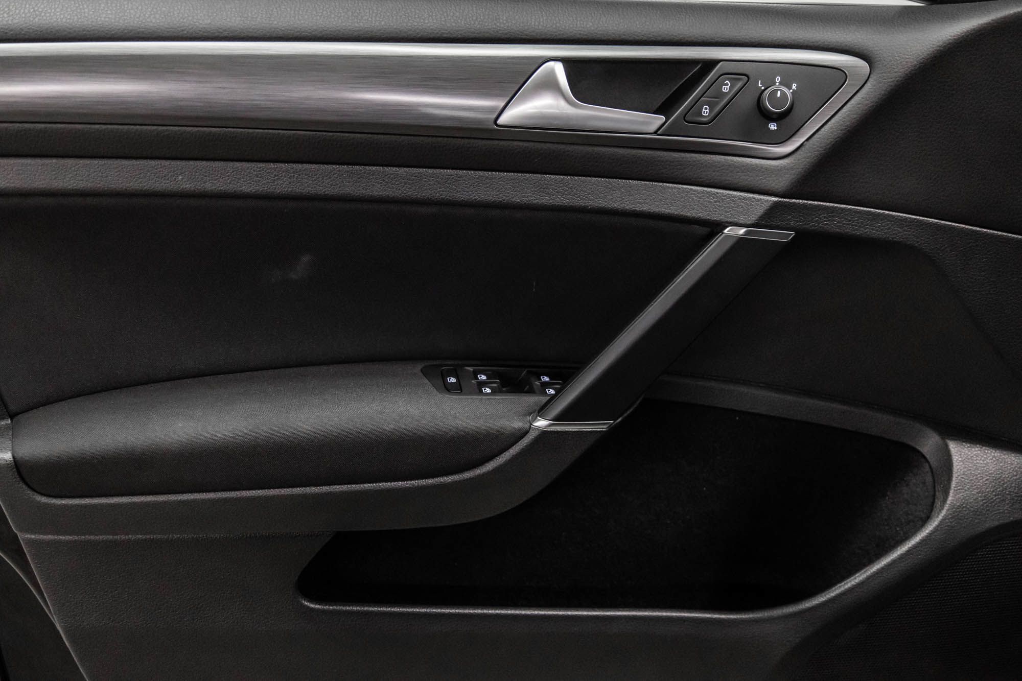 Volkswagen Golf  2021