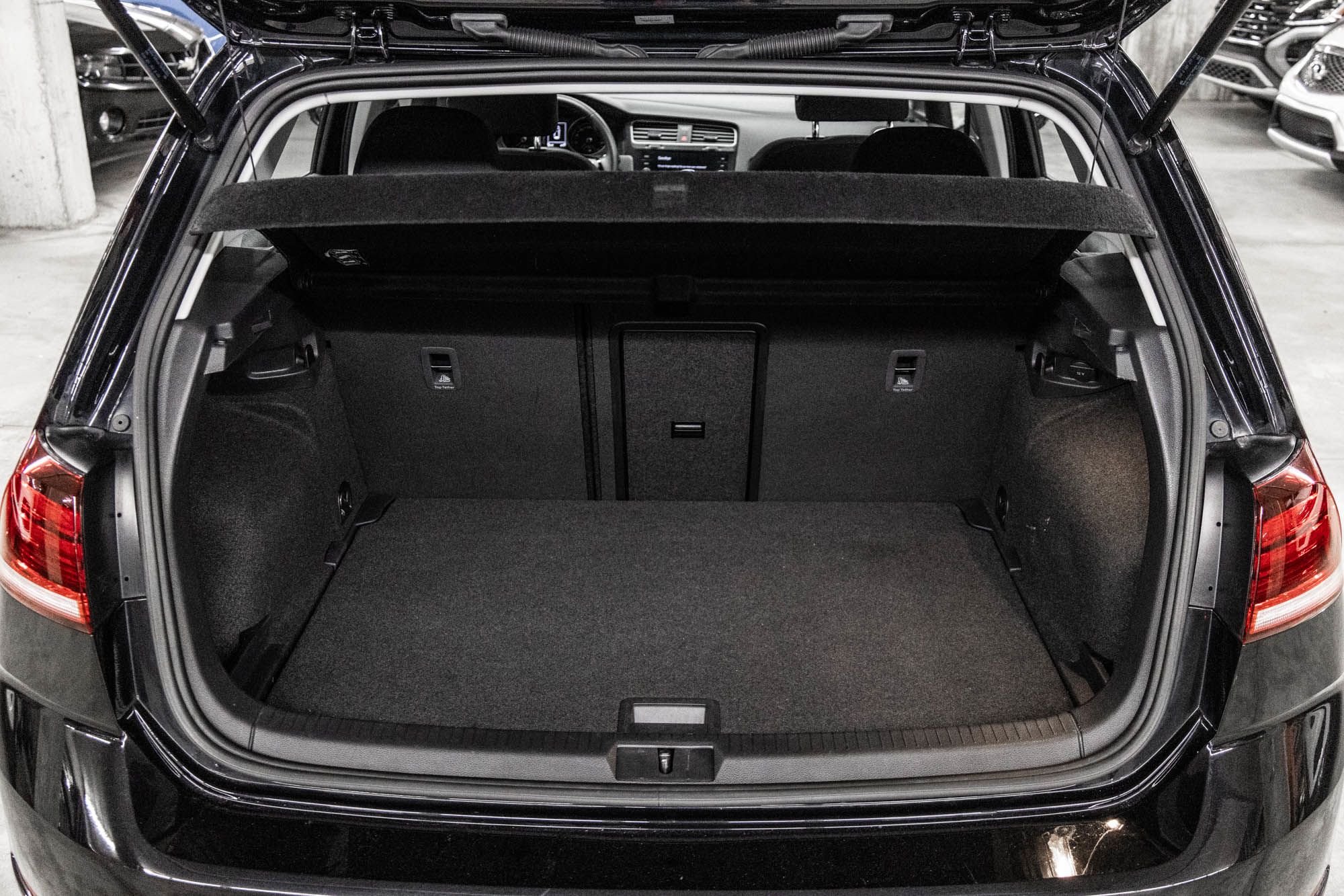 Volkswagen Golf  2021