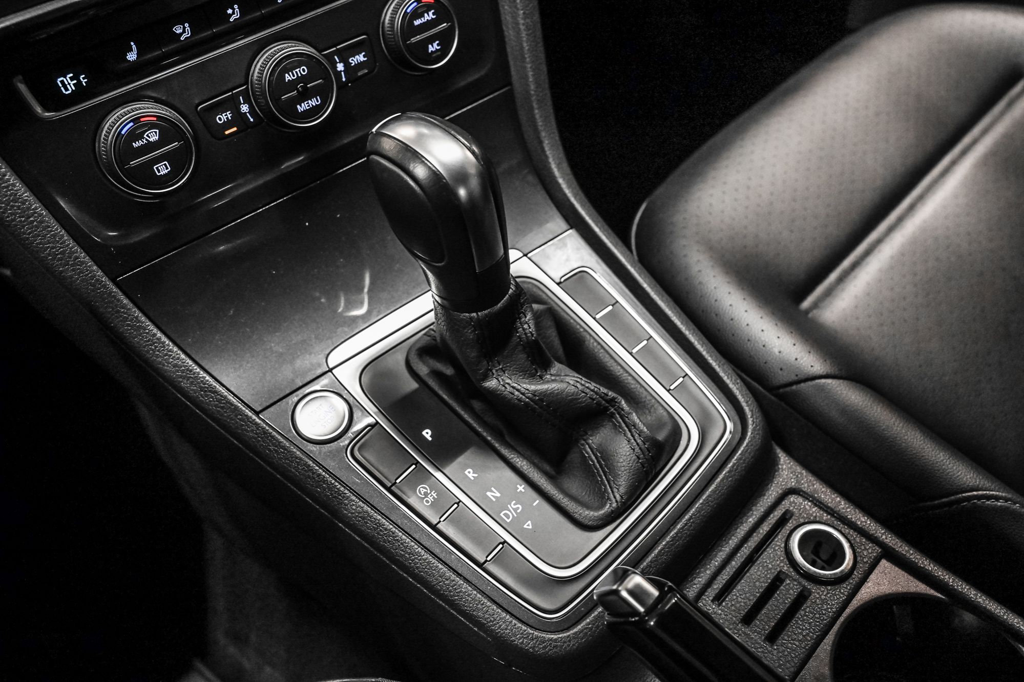 Volkswagen Golf  2021 à Dorval, Québec