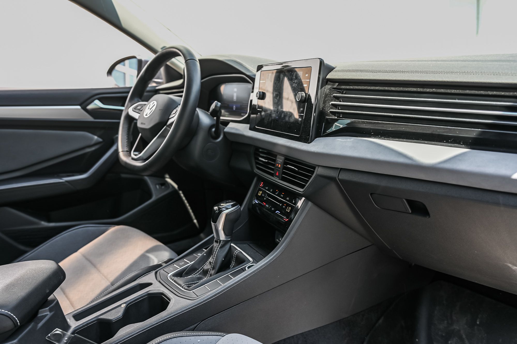 2025 Volkswagen Jetta in Dorval, Quebec